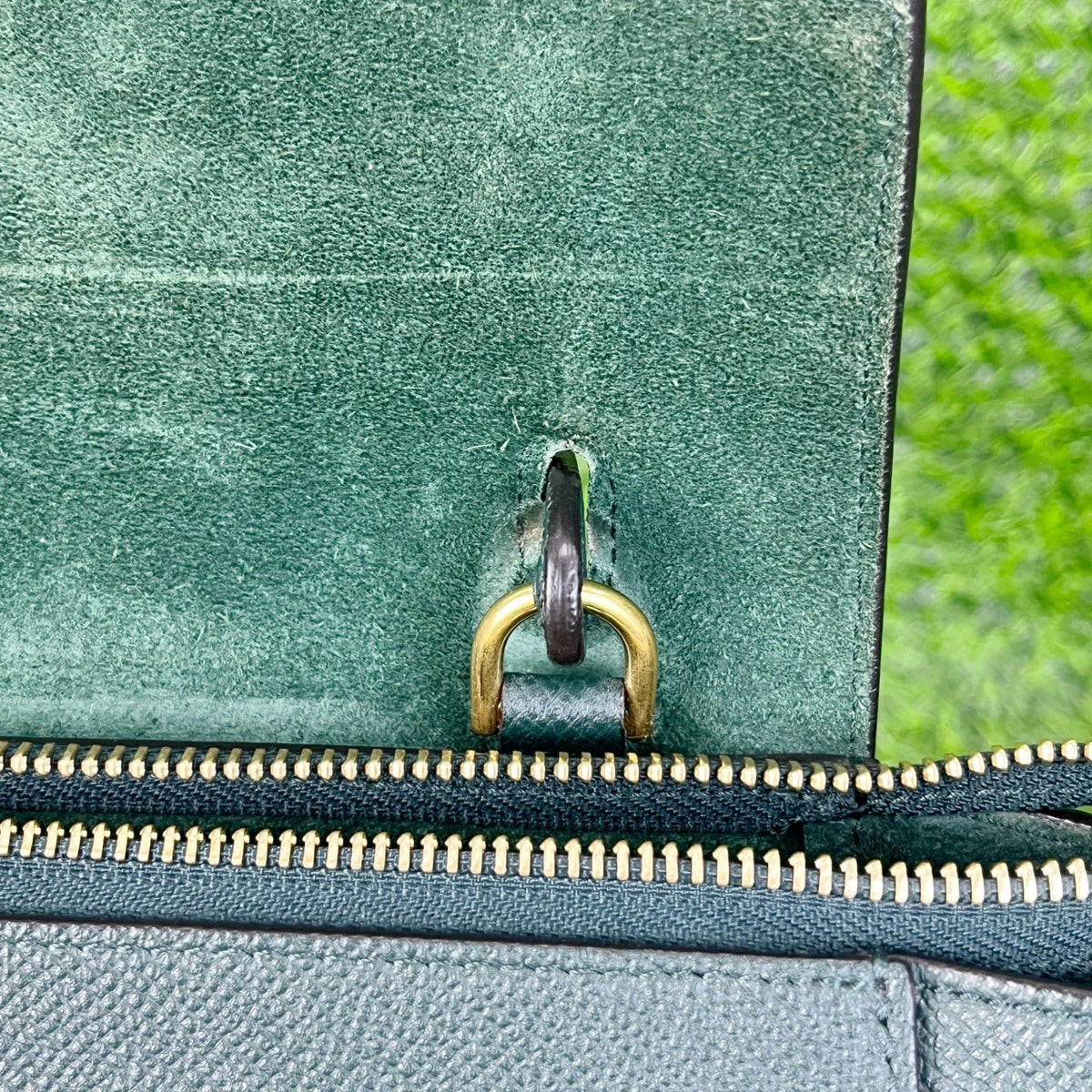 Celine BELT NANO-grain cowhide leather handbag Green 8 x 7 x 4 inches (20 x 17 x 11 centimeters) 189003ZVA.31AN