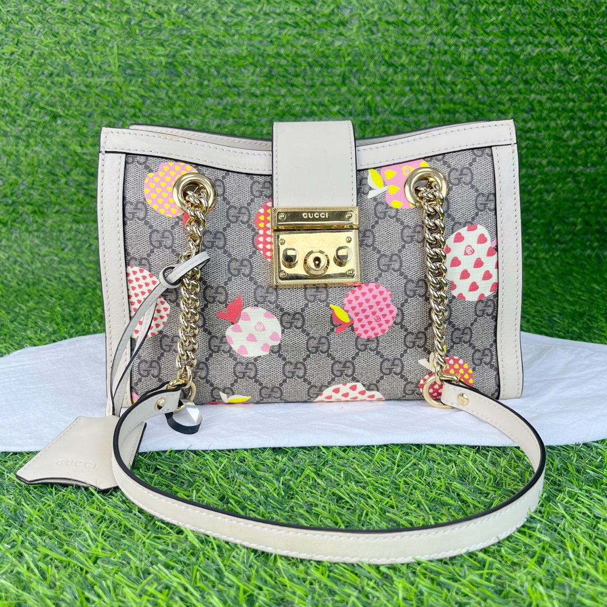 Gucci White 49815622KAG9799