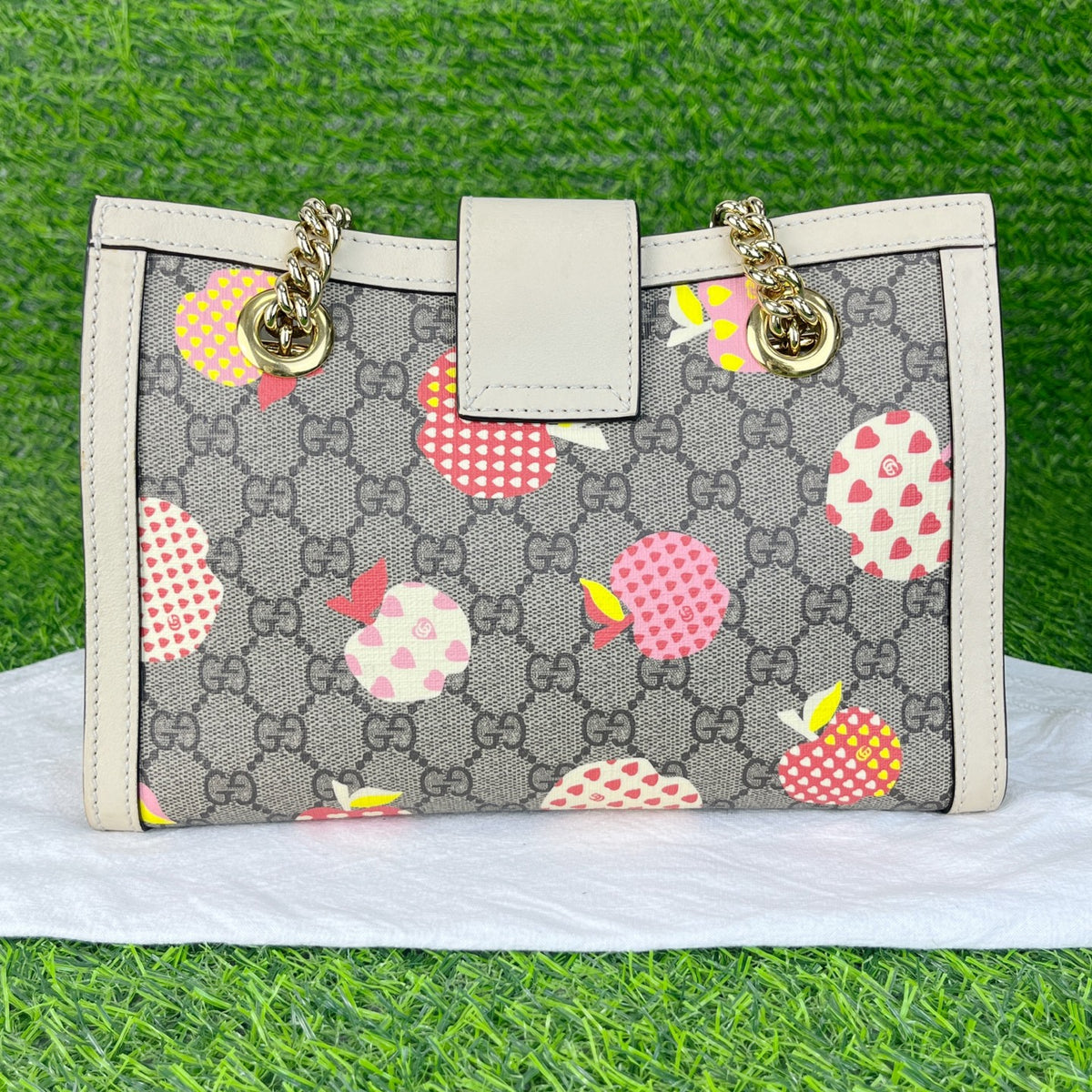 Gucci White 49815622KAG9799