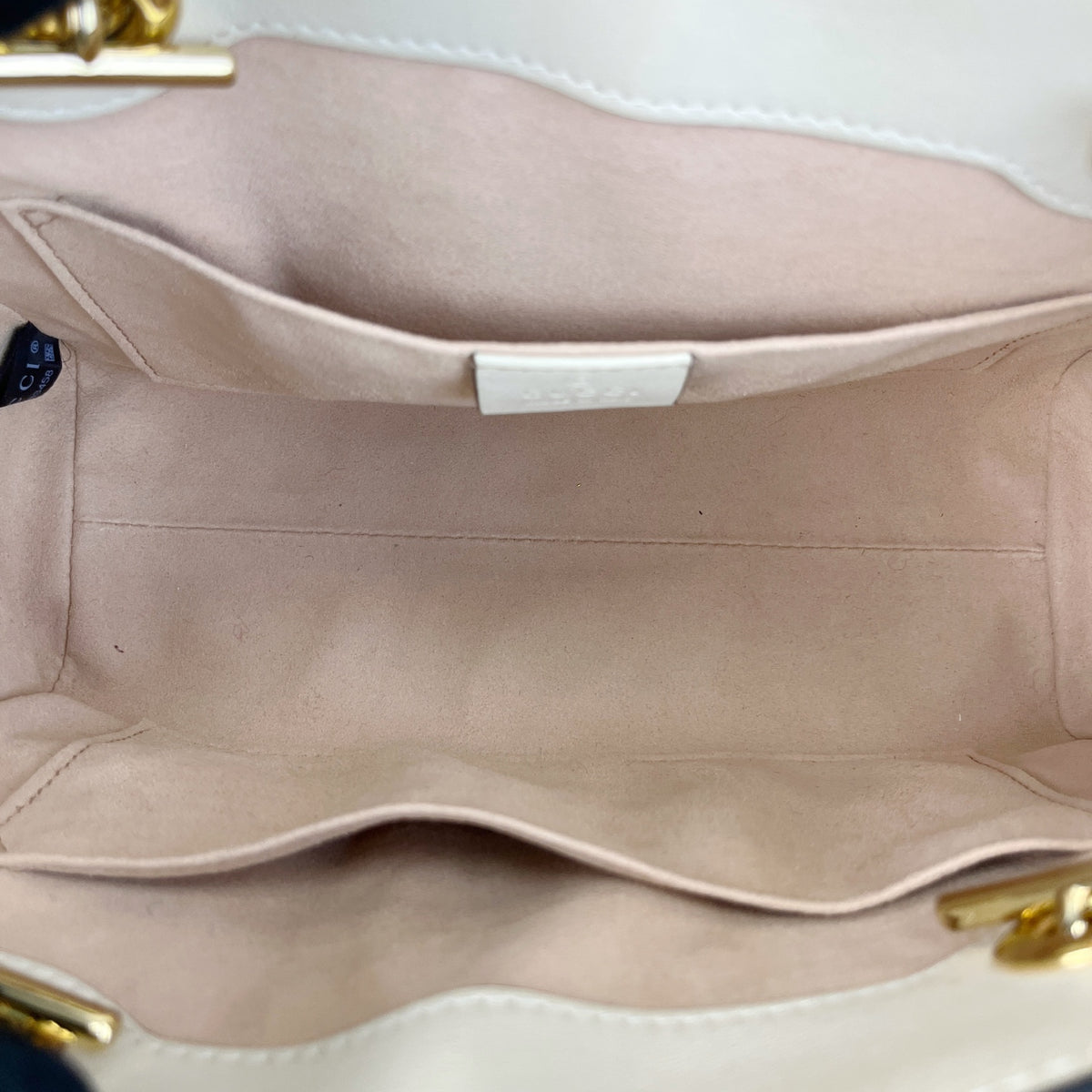 Gucci White 49815622KAG9799
