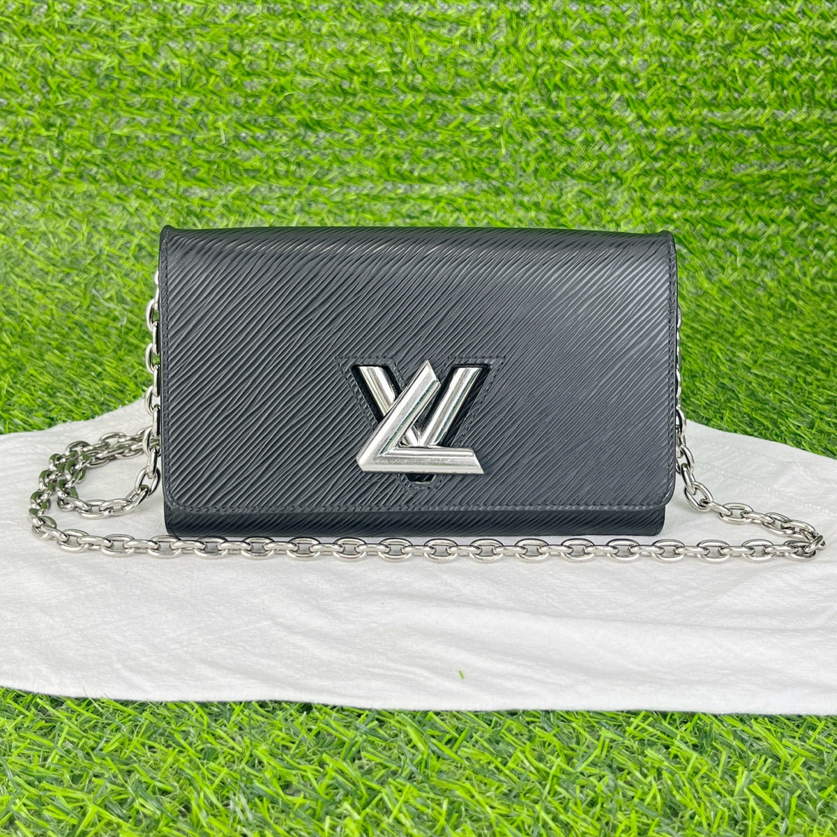 Louis Vuitton Black 19.0x 12.5x 2.5 cm M62038