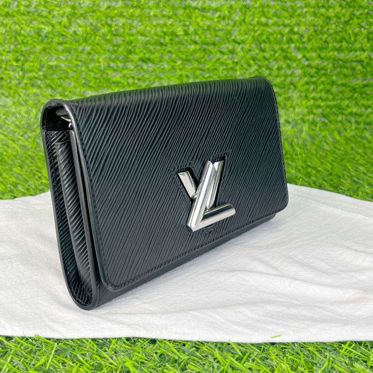 Louis Vuitton Black 19.0x 12.5x 2.5 cm M62038