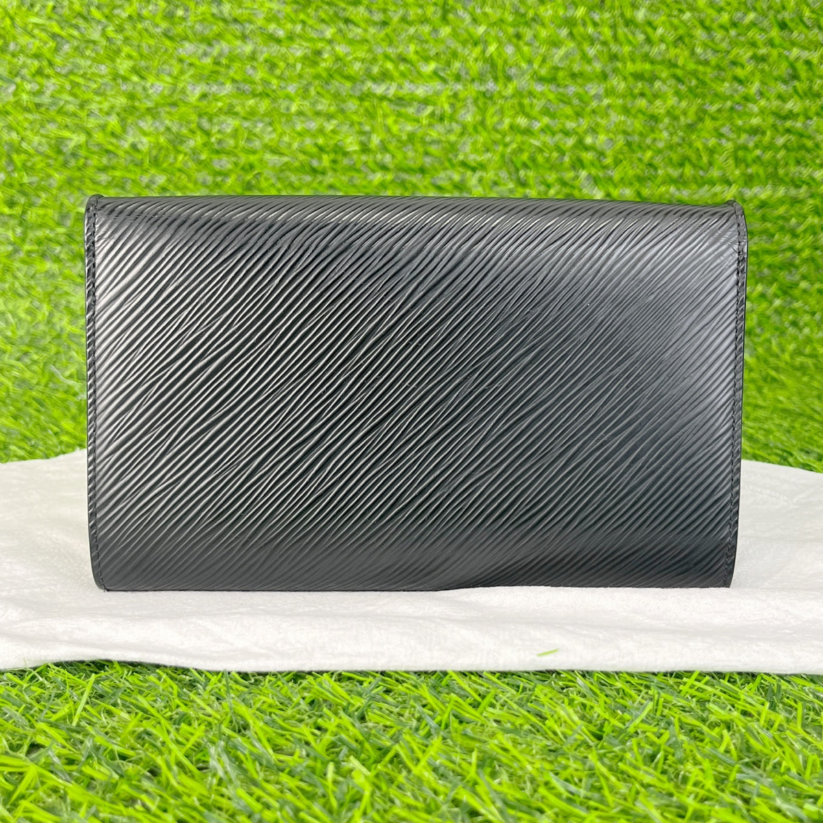 Louis Vuitton Black 19.0x 12.5x 2.5 cm M62038
