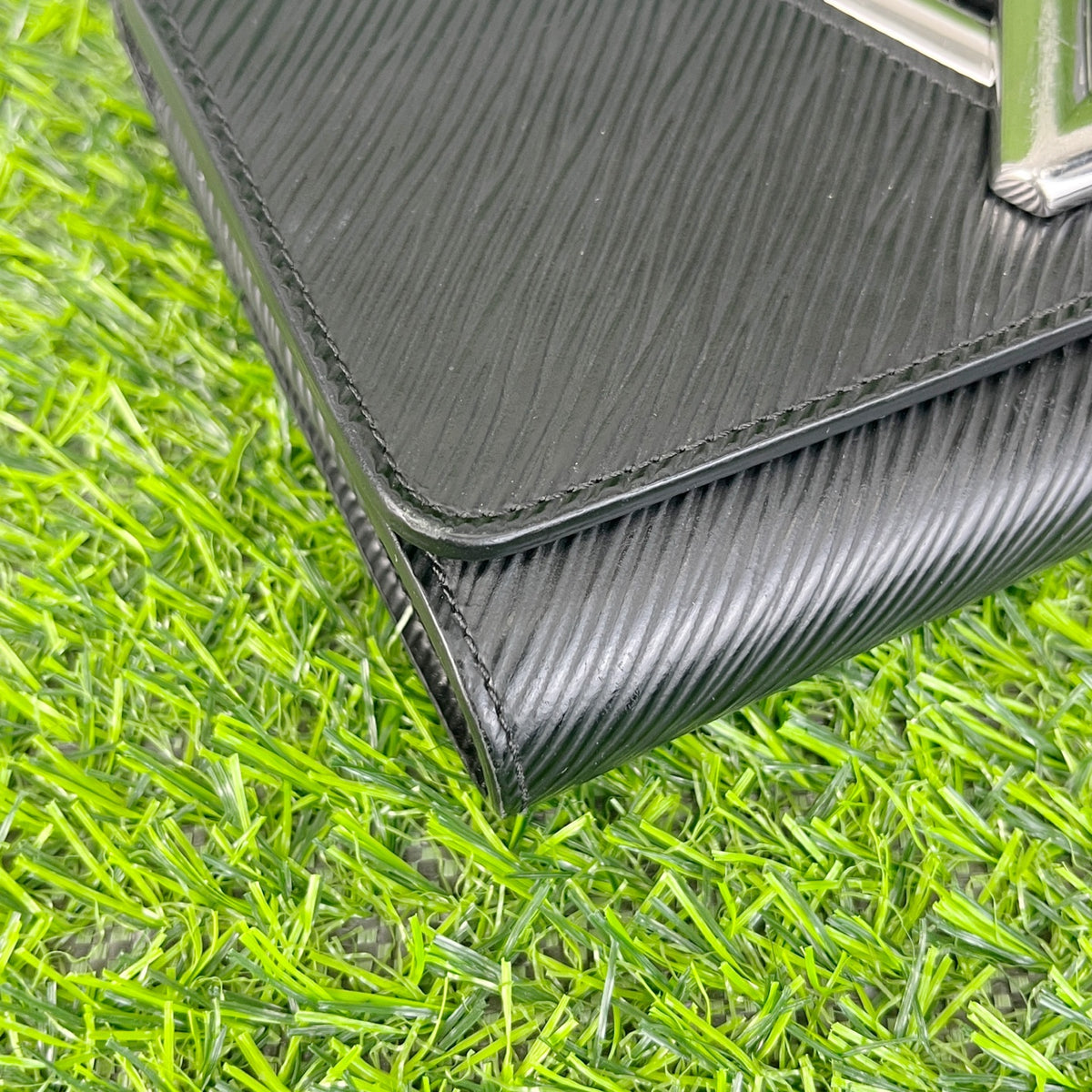 Louis Vuitton Black 19.0x 12.5x 2.5 cm M62038