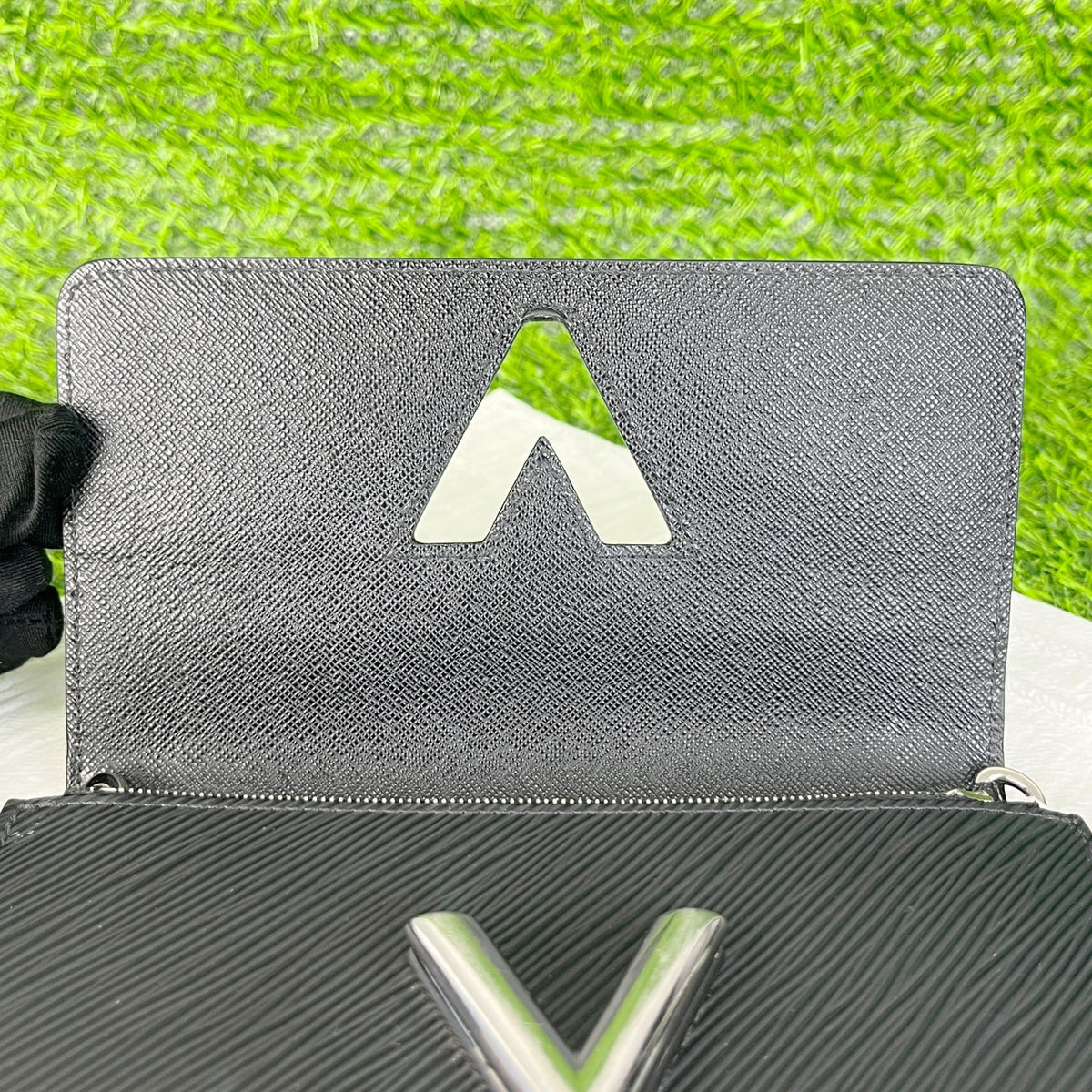 Louis Vuitton Black 19.0x 12.5x 2.5 cm M62038