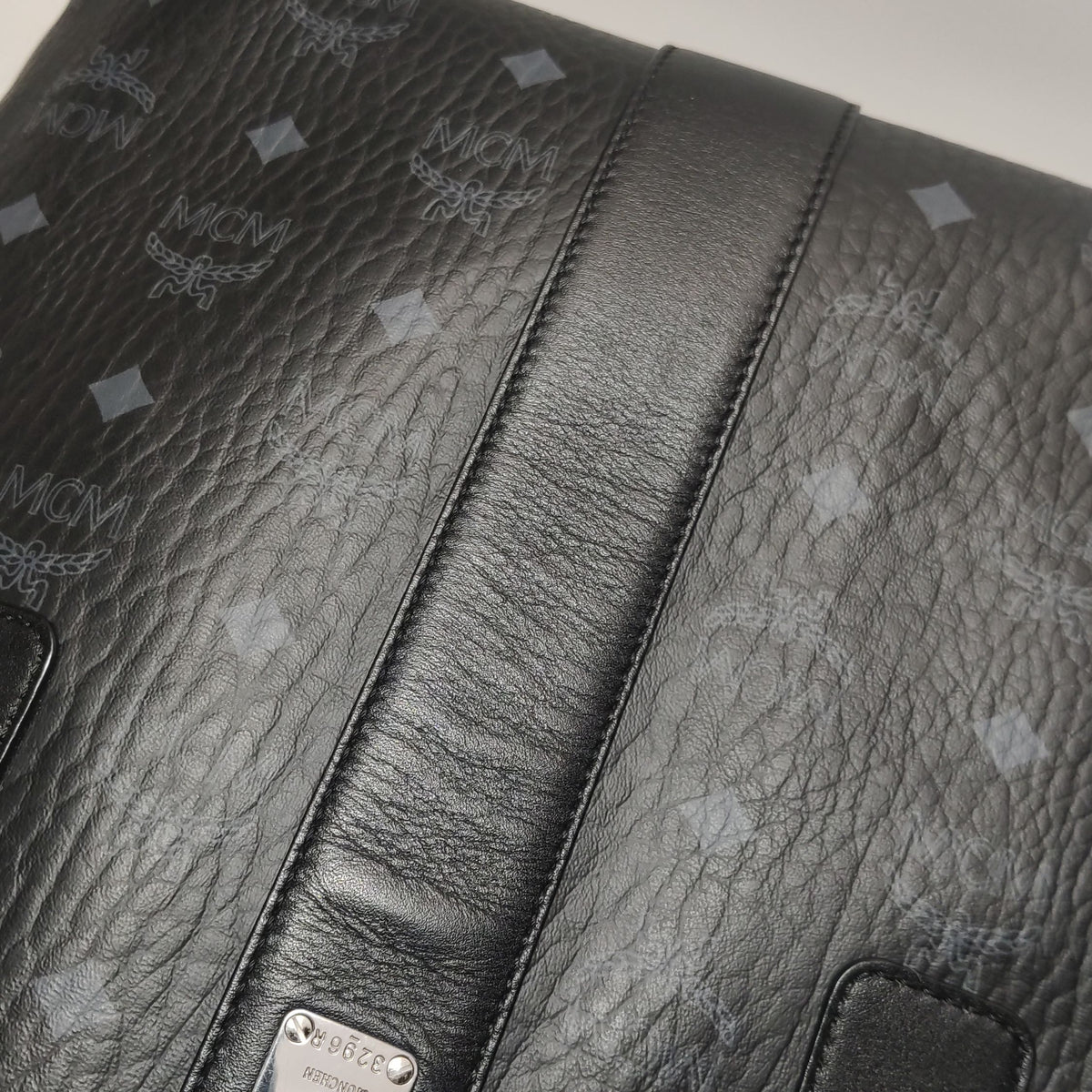 MCM Liz Classic Visetos Double-Sided Shopping Bag Black Tote Approximately 14.0 x 29.0 x 25.0 cm MWPDSLR02BK001