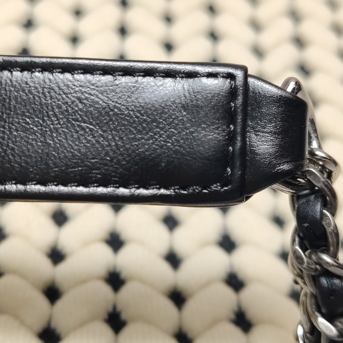 Chanel Stray bag Beige Crossbody Length: 28 cm, Height: 23 cm, Thickness: 11 cm