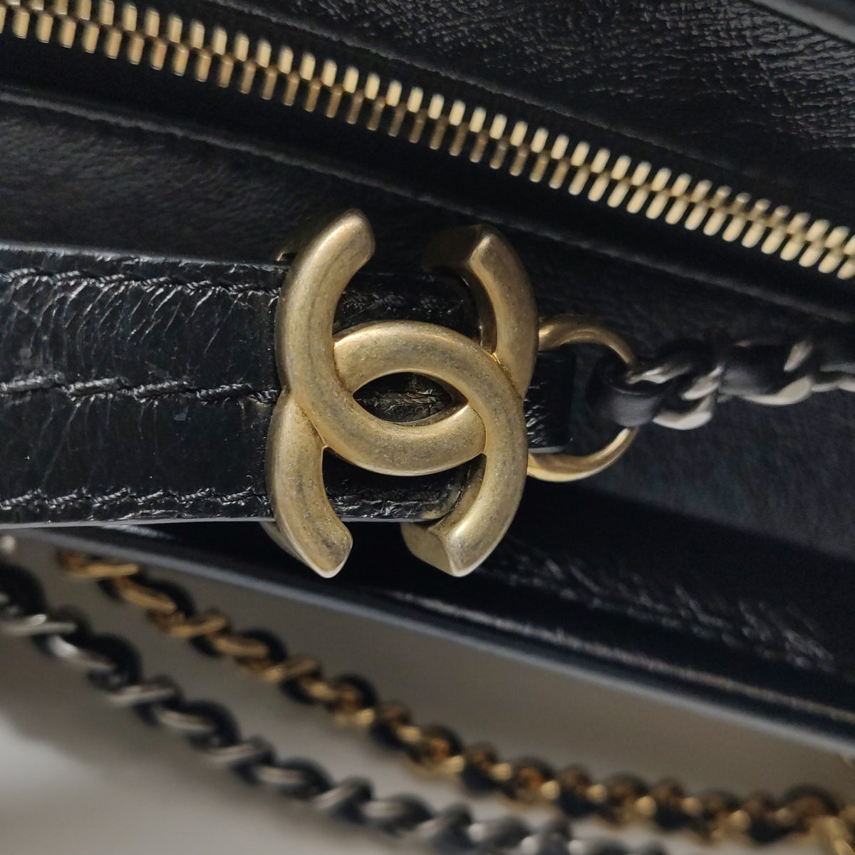 Chanel Stray bag Beige Crossbody Length: 28 cm, Height: 23 cm, Thickness: 11 cm