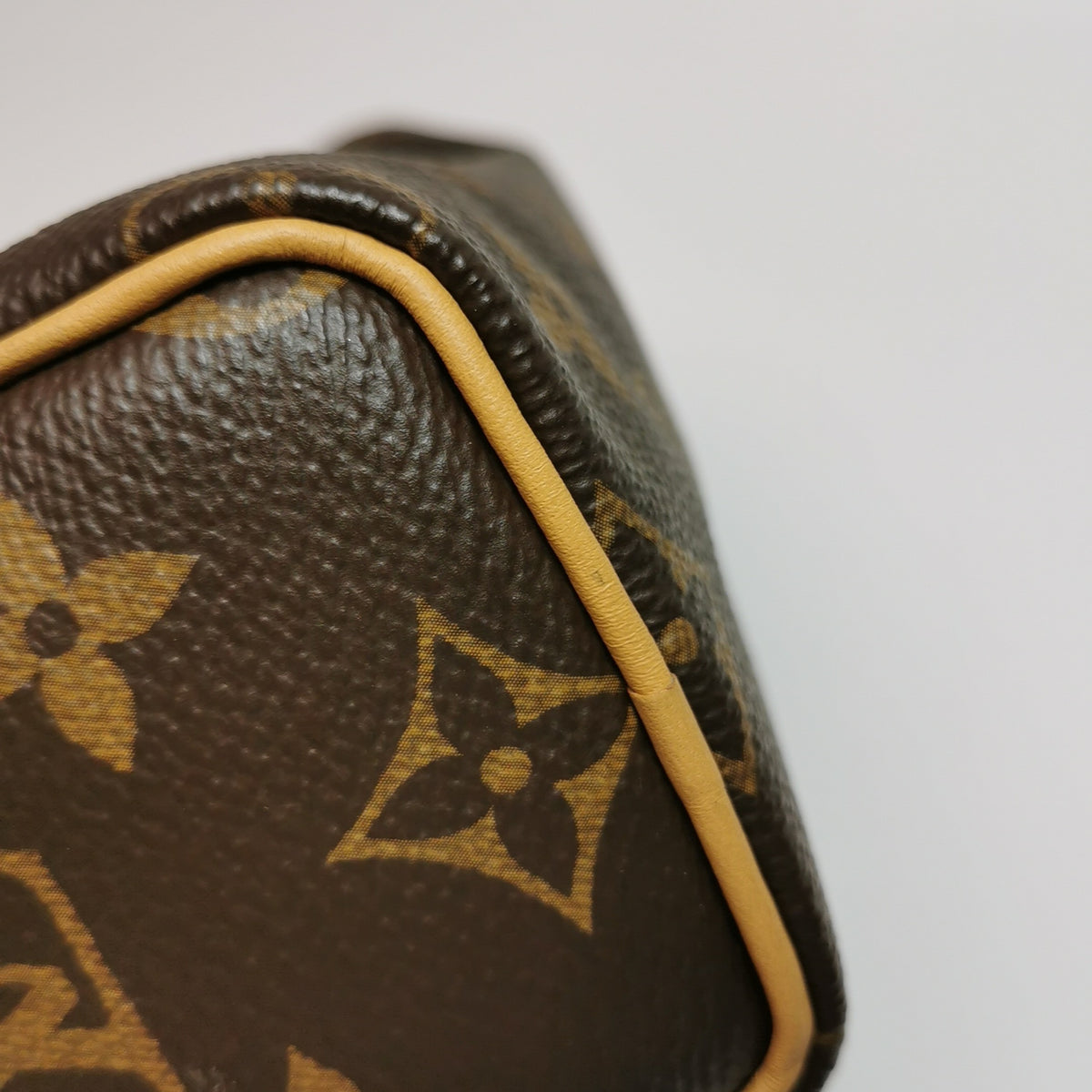 Louis Vuitton Nano Speedy Brown Shoulder Bag 16.5 x 10 x 7cm M81085