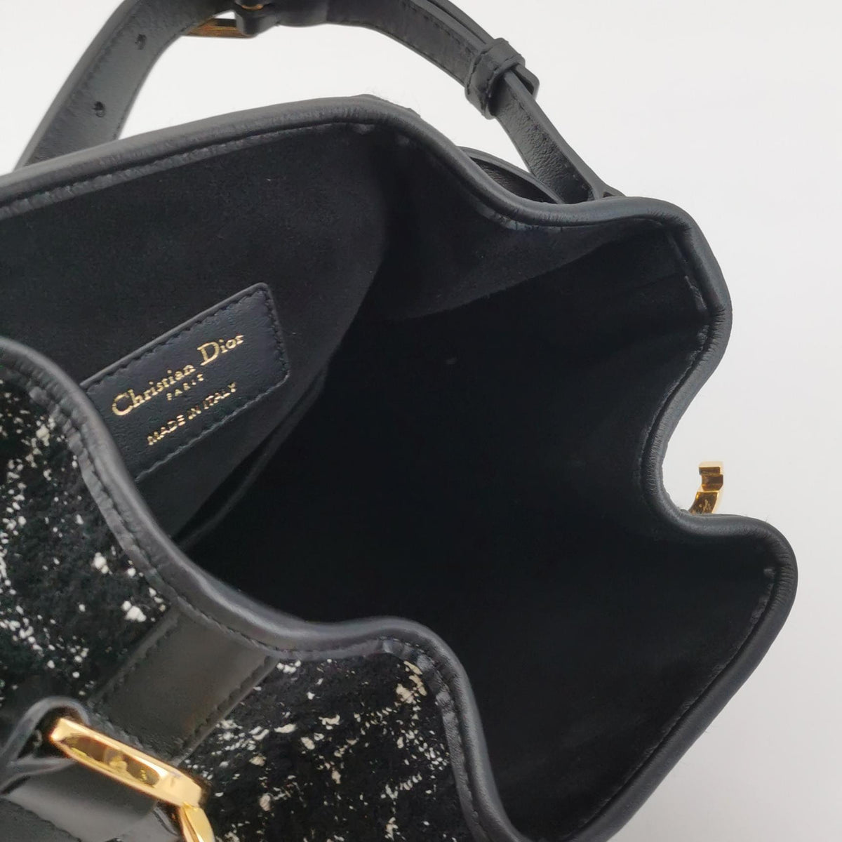 Dior C'Est Dior Black Crossbody 24 x 25 x 9.5 cm (length x height x width) M2271UTKV_M911