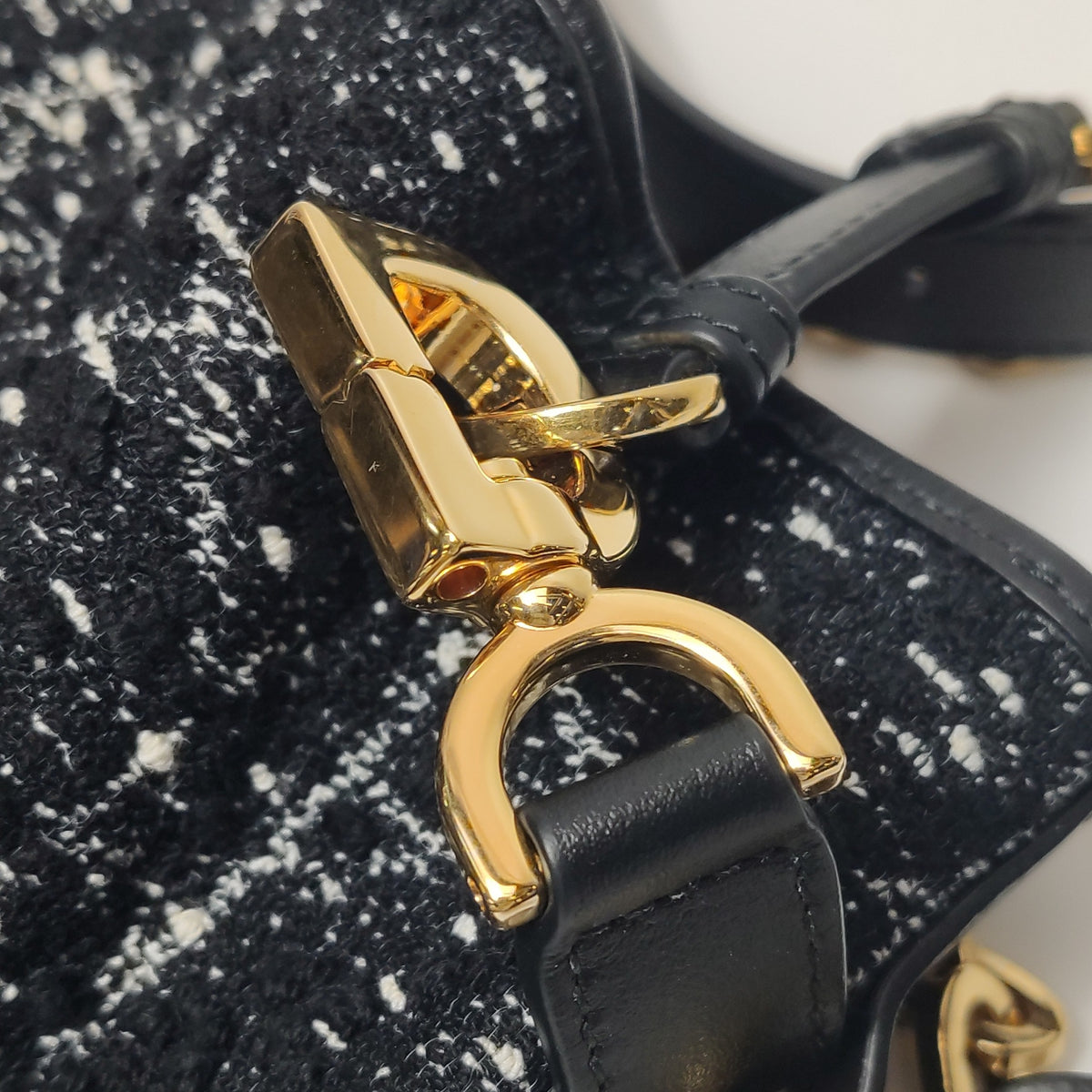 Dior C'Est Dior Black Crossbody 24 x 25 x 9.5 cm (length x height x width) M2271UTKV_M911