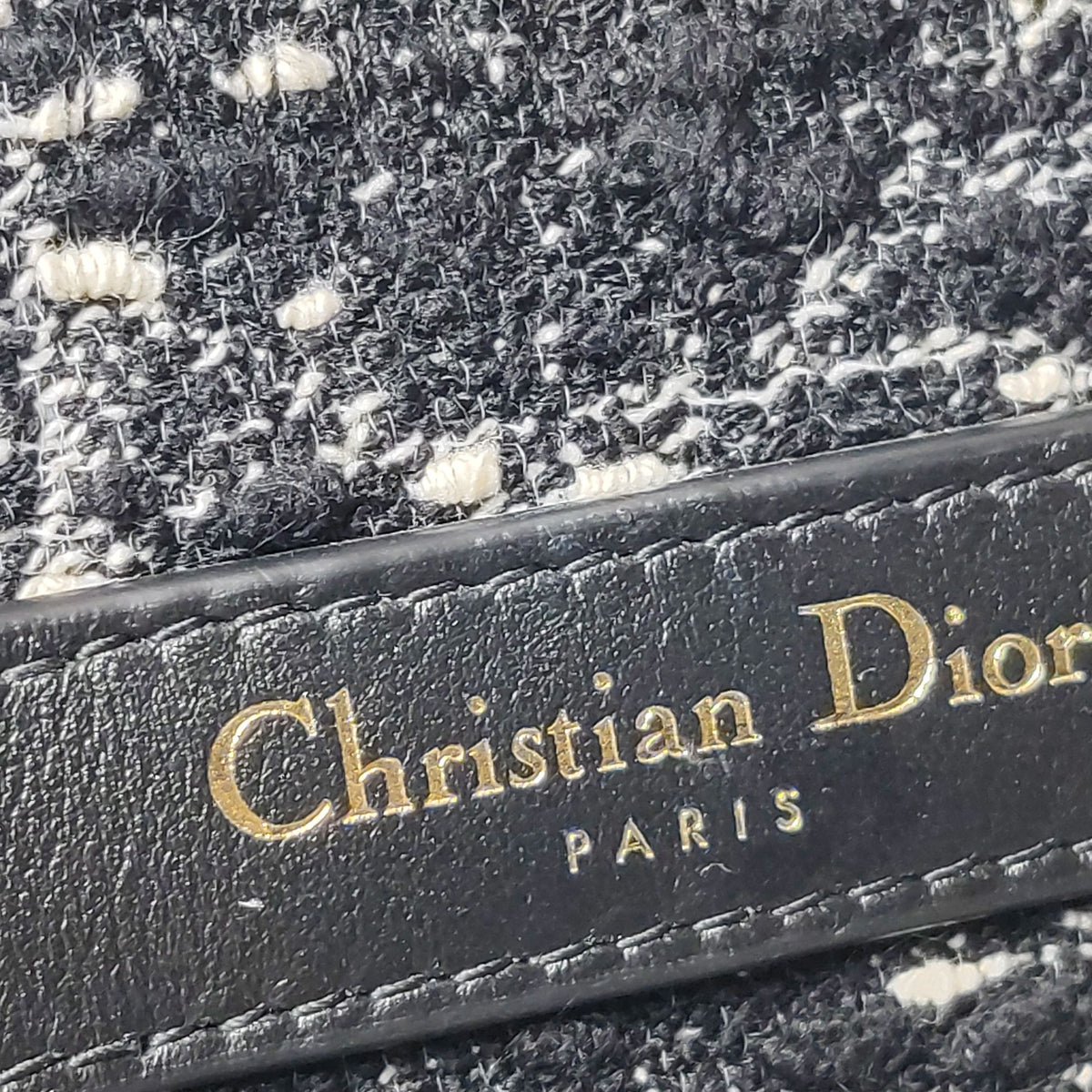 Dior C'Est Dior Black Crossbody 24 x 25 x 9.5 cm (length x height x width) M2271UTKV_M911