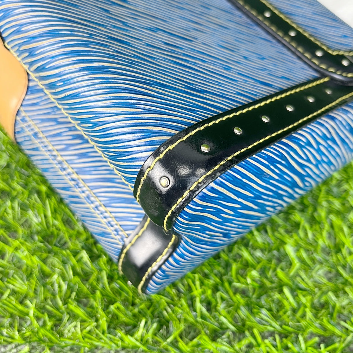 Louis Vuitton Blue 23.0x17.0x9.5cm M54283