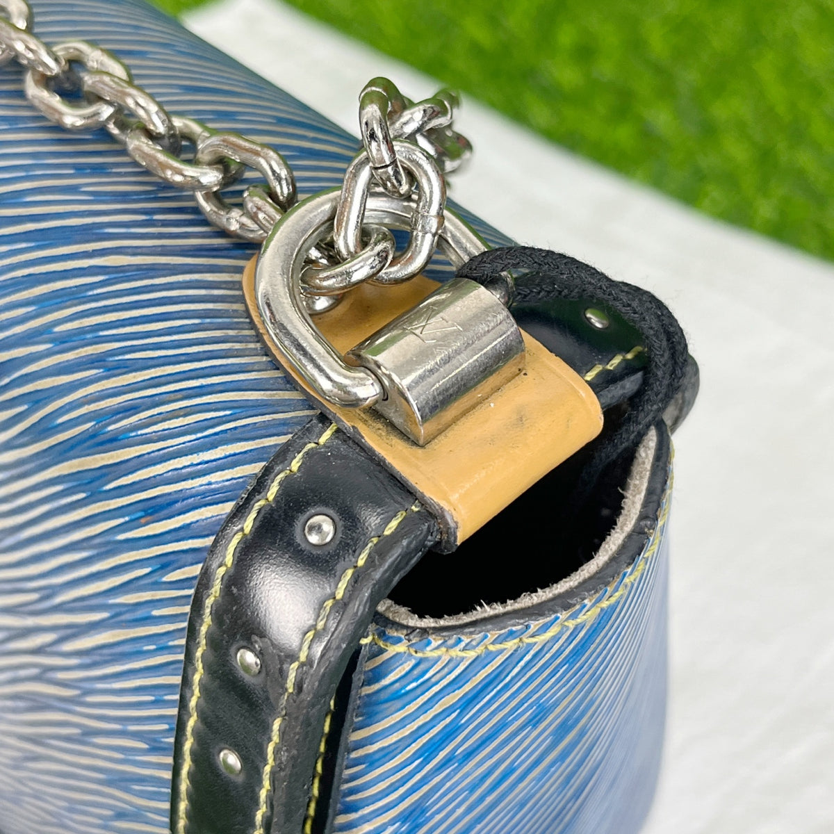 Louis Vuitton Blue 23.0x17.0x9.5cm M54283