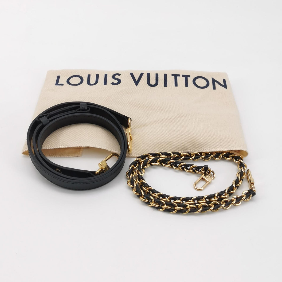 Louis Vuitton Black 24.5 x 14 x 4 cm M45777