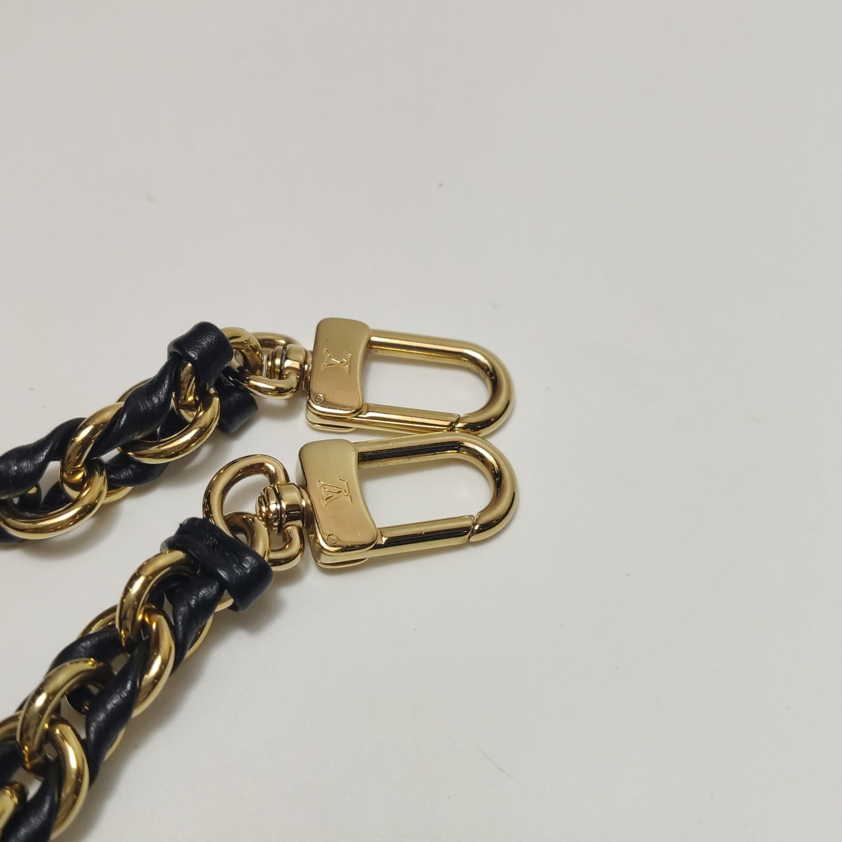 Louis Vuitton Black 24.5 x 14 x 4 cm M45777