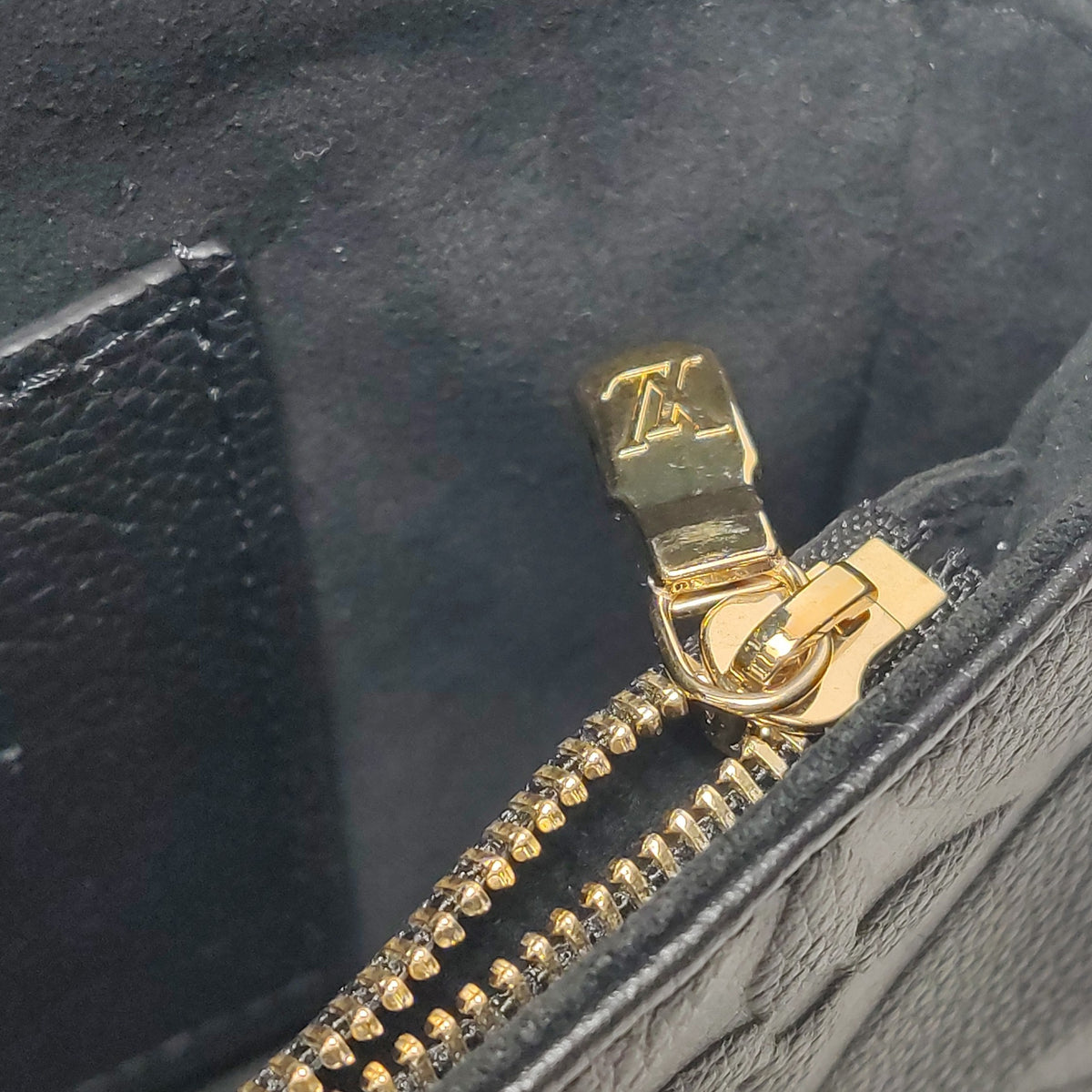 Louis Vuitton Wallet On Chain Ivy Black Shoulder Bag 22.5 x 11.5 x 4.5cm M82154