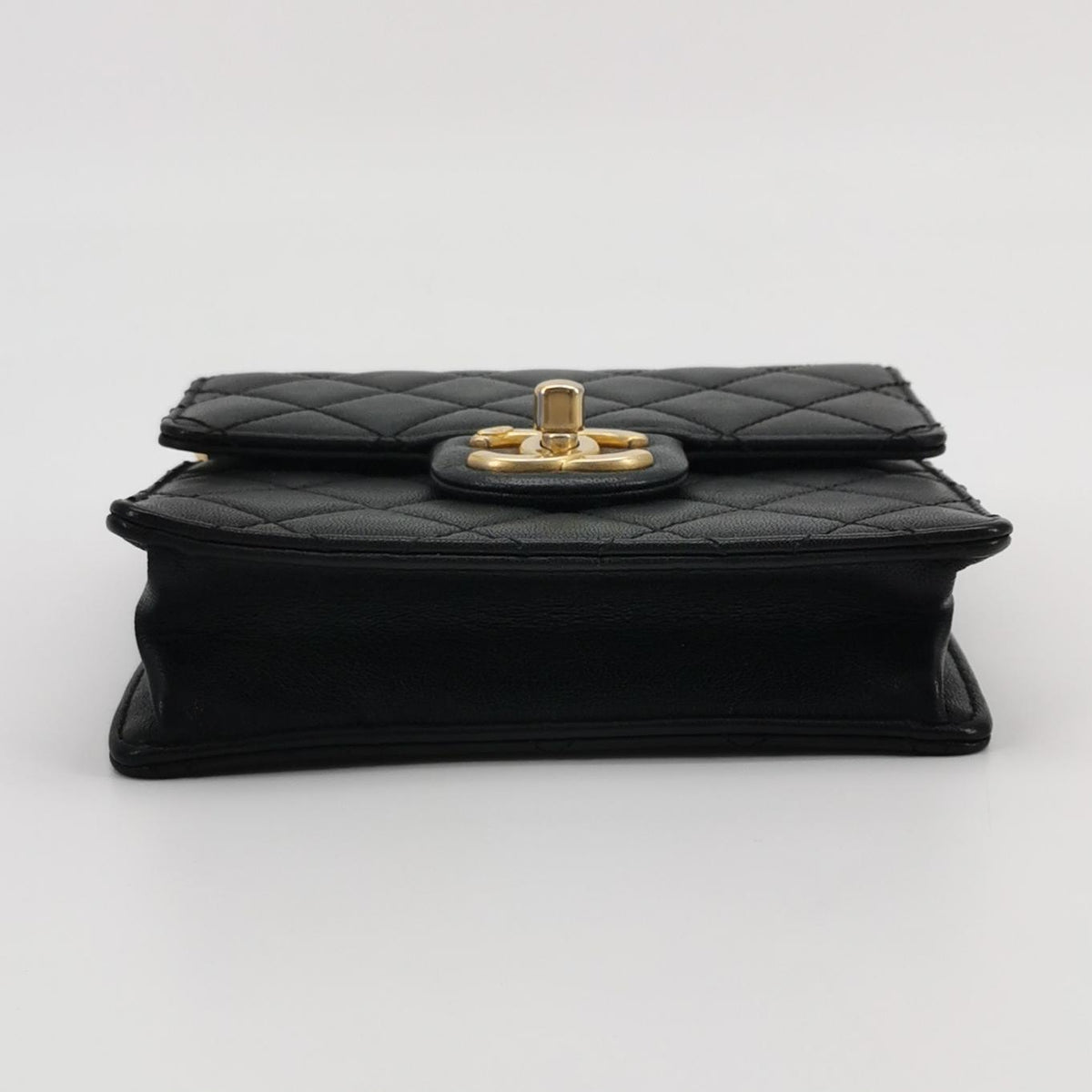 Chanel Black Crossbody Length: 15.5 cm, Height: 15.5 cm, Thickness: 6 cm AS0584_B02156_94305