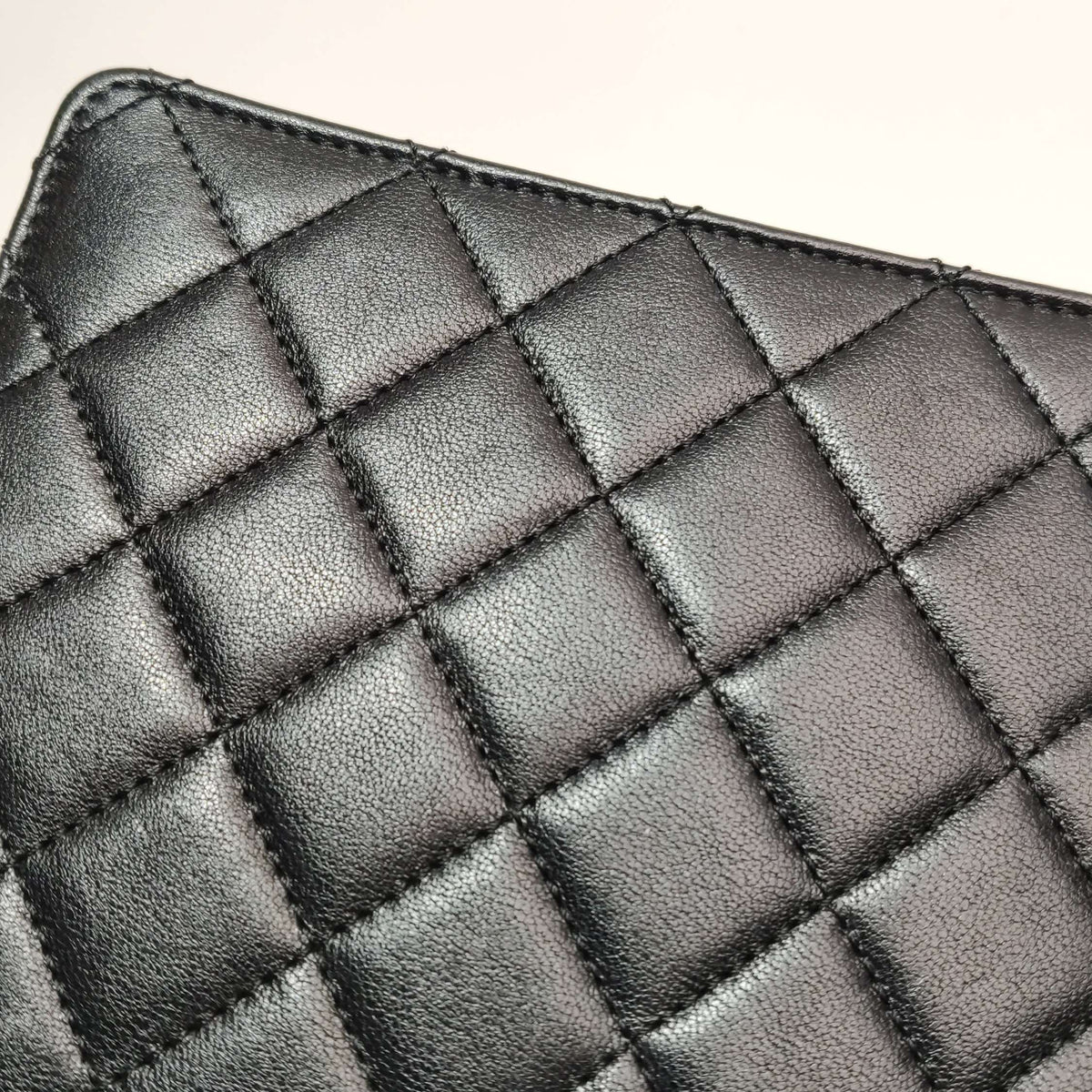 Chanel Black Crossbody Length: 15.5 cm, Height: 15.5 cm, Thickness: 6 cm AS0584_B02156_94305