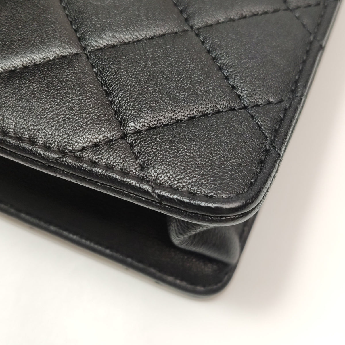 Chanel Black Crossbody Length: 15.5 cm, Height: 15.5 cm, Thickness: 6 cm AS0584_B02156_94305