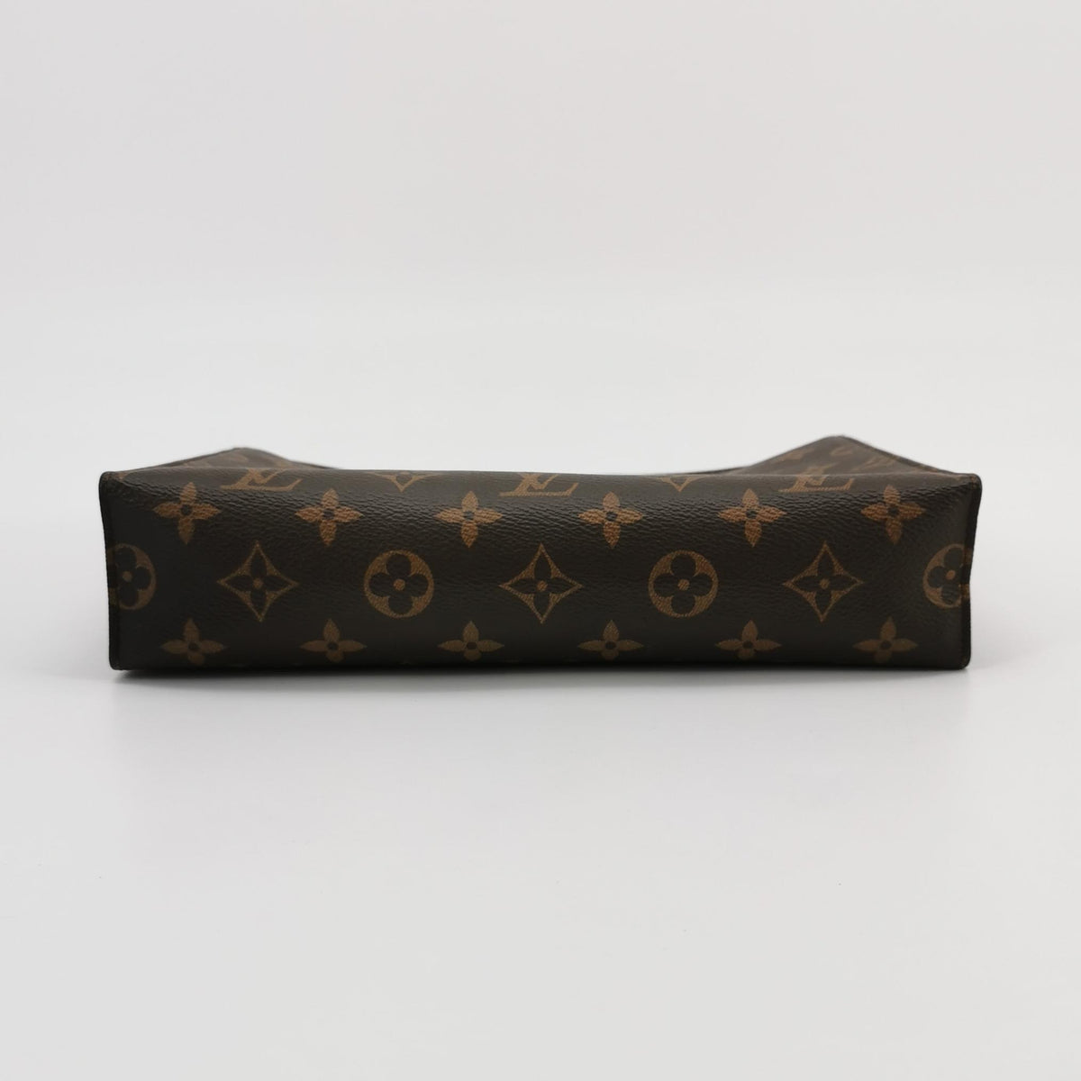 Louis Vuitton Poche Toilette Brown Clutch 25 x 20 x 5.5 M46037