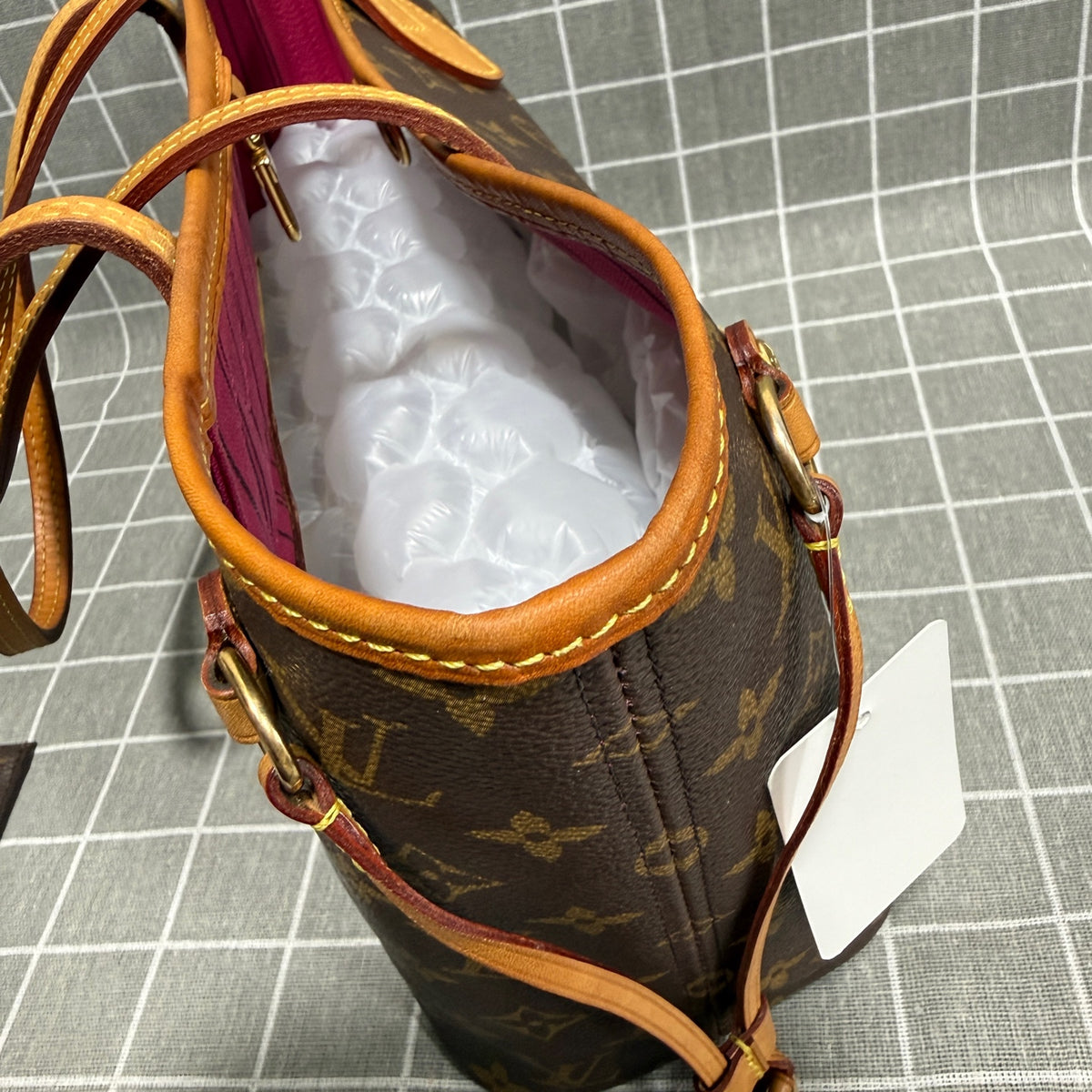 Louis Vuitton Red Length 28 x Width 12.5 x Height 23 cm M41001