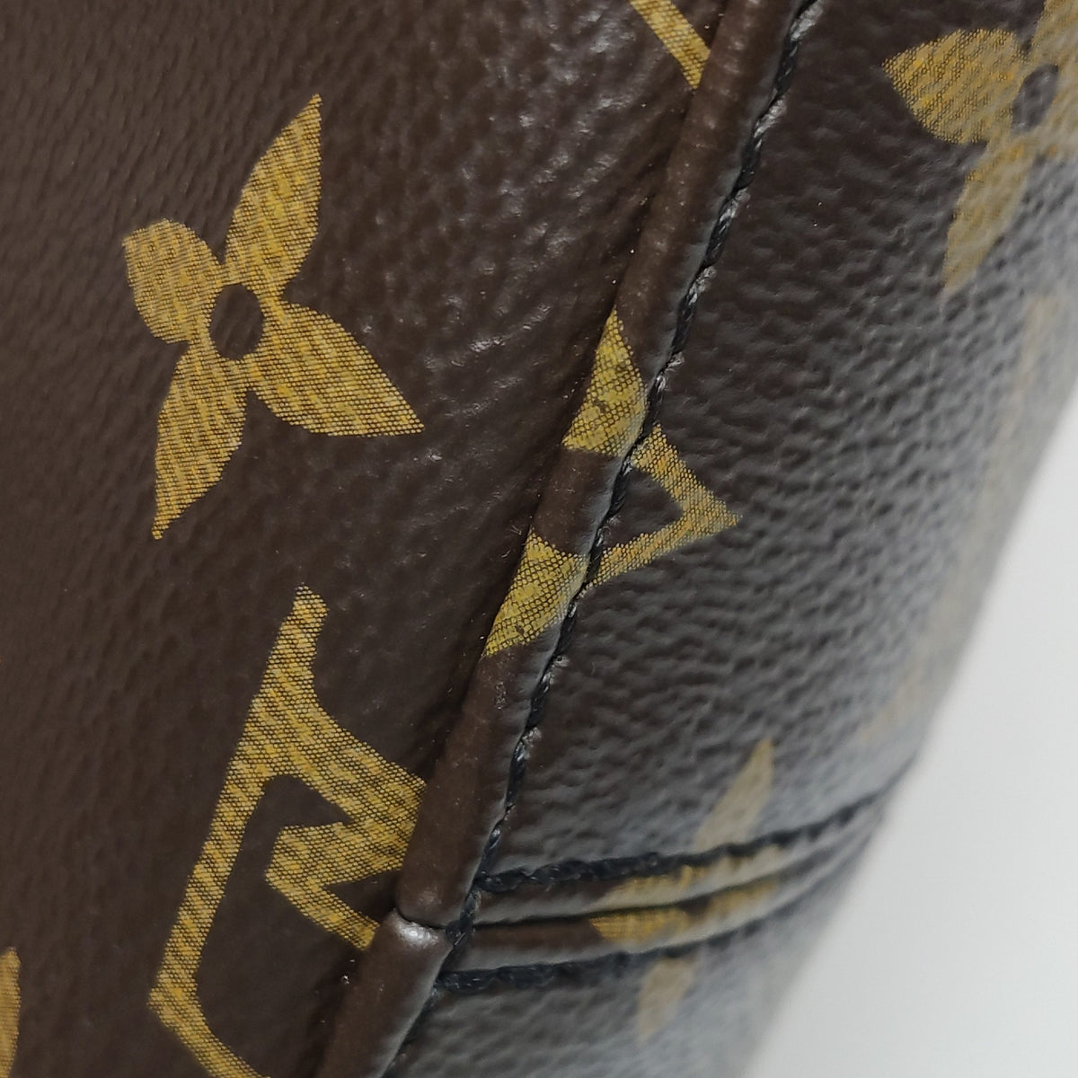 Louis Vuitton TRUNKIE handbag Canvas Length: 26 cm, Height: 17 cm, Thickness: 8 cm M14526