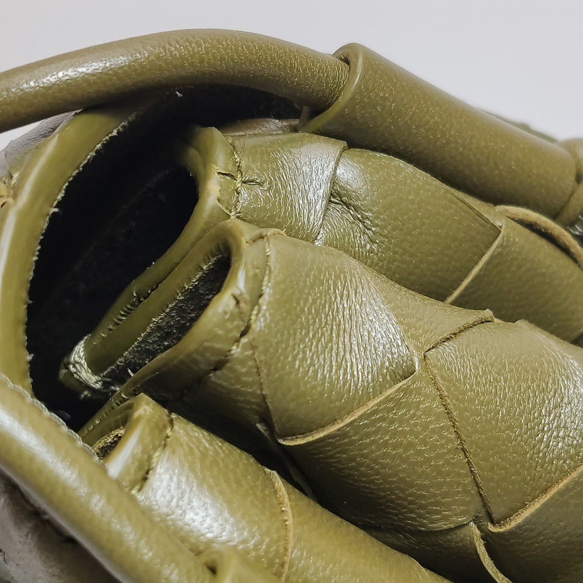 Bottega Veneta Green Crossbody Length: 21 cm, Height: 12 cm, Thickness: 8 cm