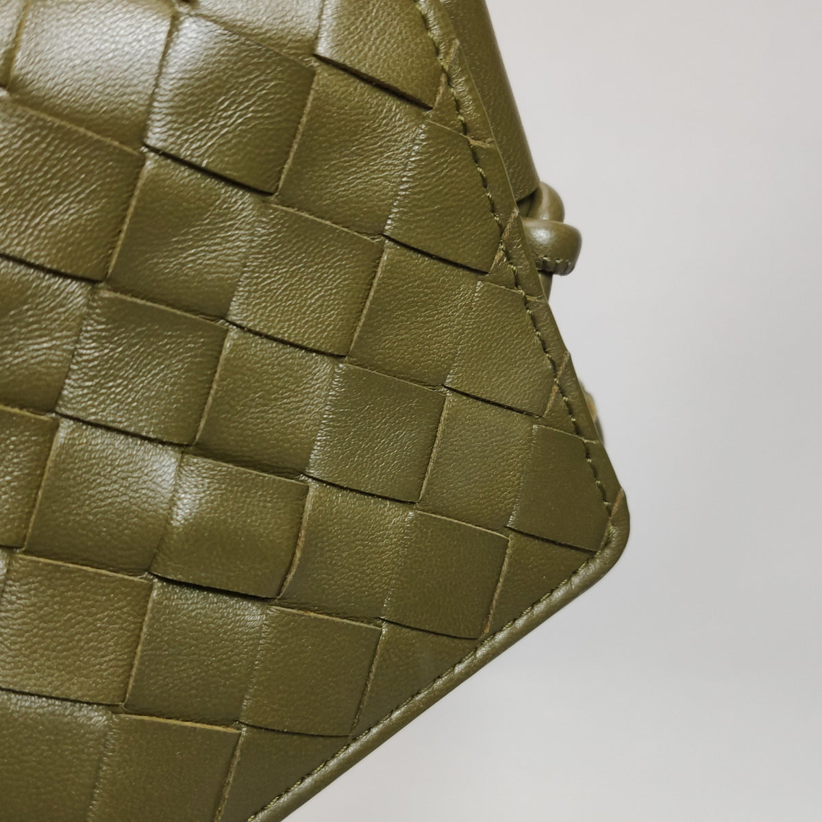Bottega Veneta Green Crossbody Length: 21 cm, Height: 12 cm, Thickness: 8 cm