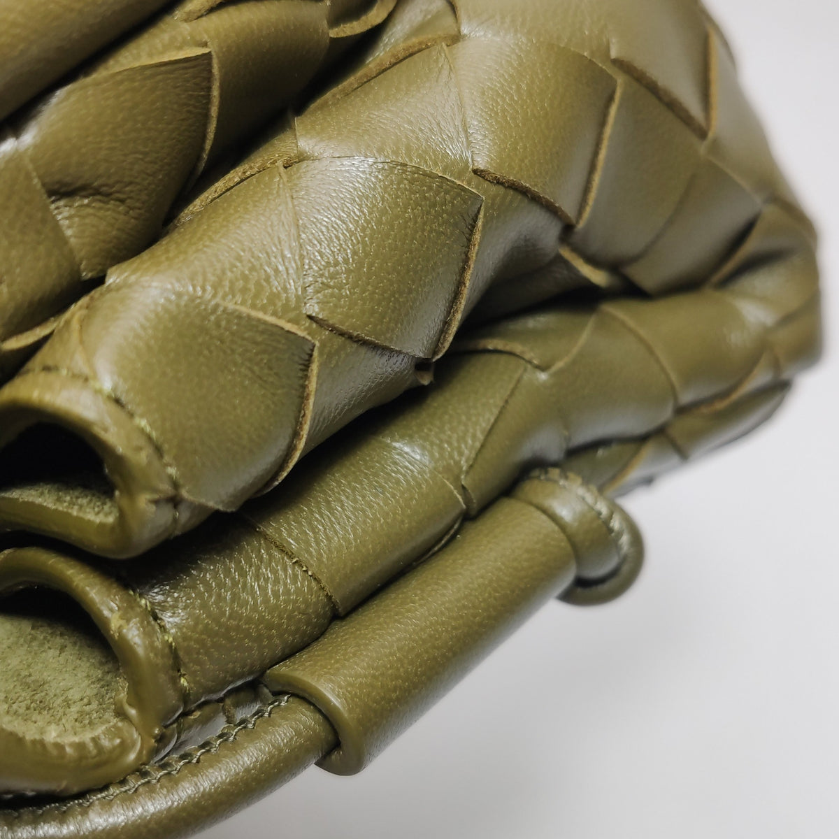 Bottega Veneta Green Crossbody Length: 21 cm, Height: 12 cm, Thickness: 8 cm
