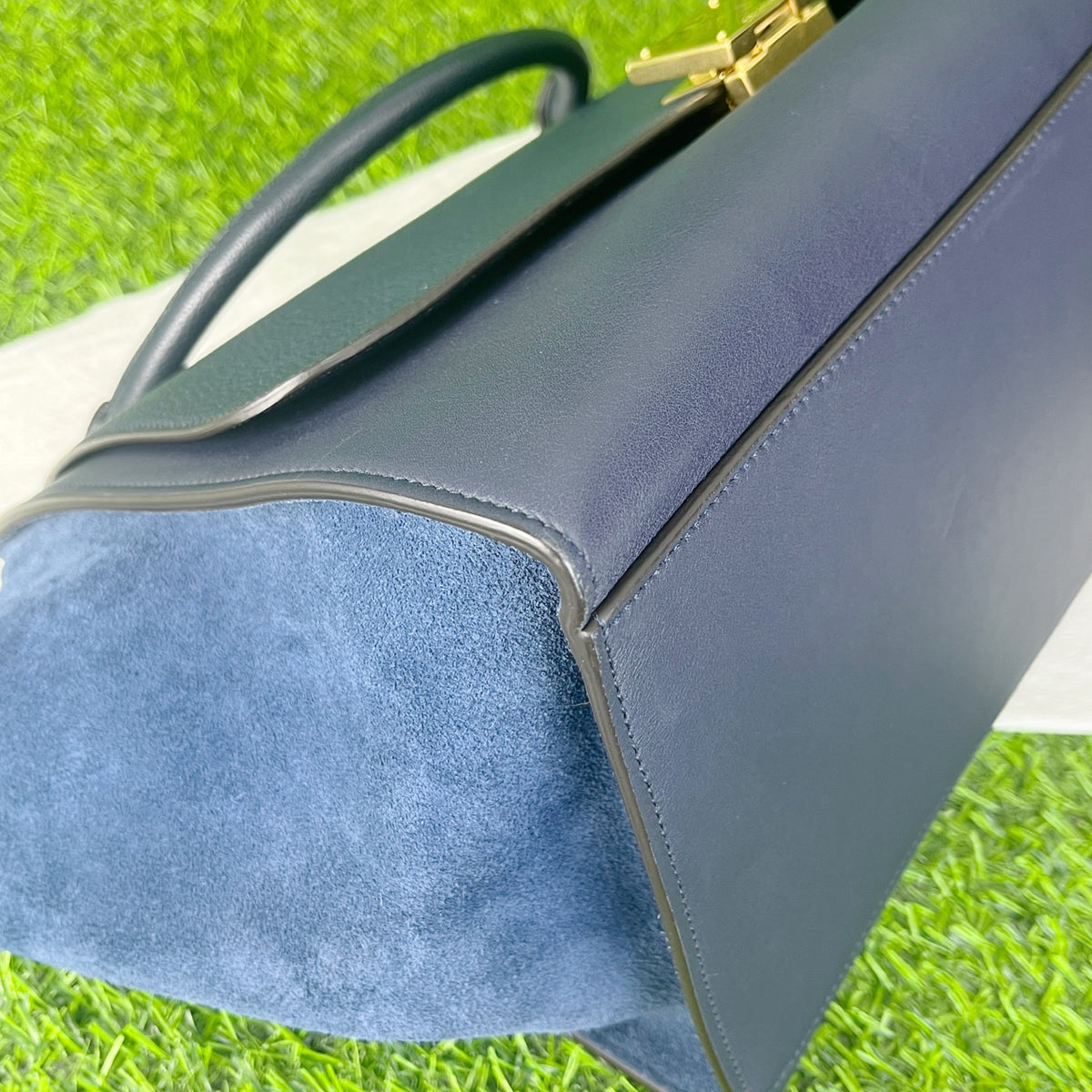 Celine Length 26 cm x Width 15 cm x Height 20 cm 174683MDB.07MI
