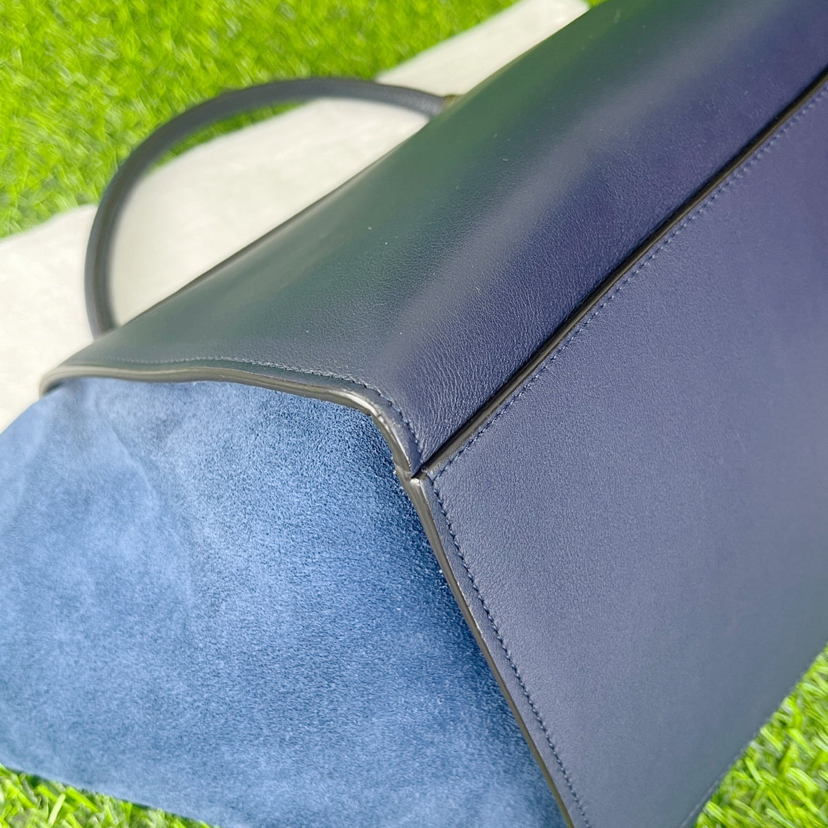 Celine Length 26 cm x Width 15 cm x Height 20 cm 174683MDB.07MI