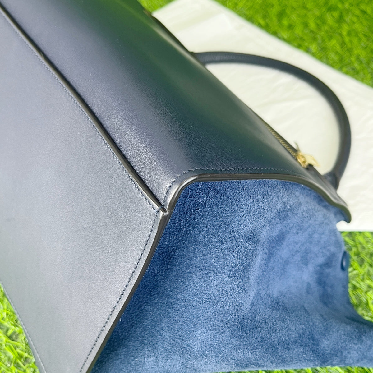 Celine Length 26 cm x Width 15 cm x Height 20 cm 174683MDB.07MI