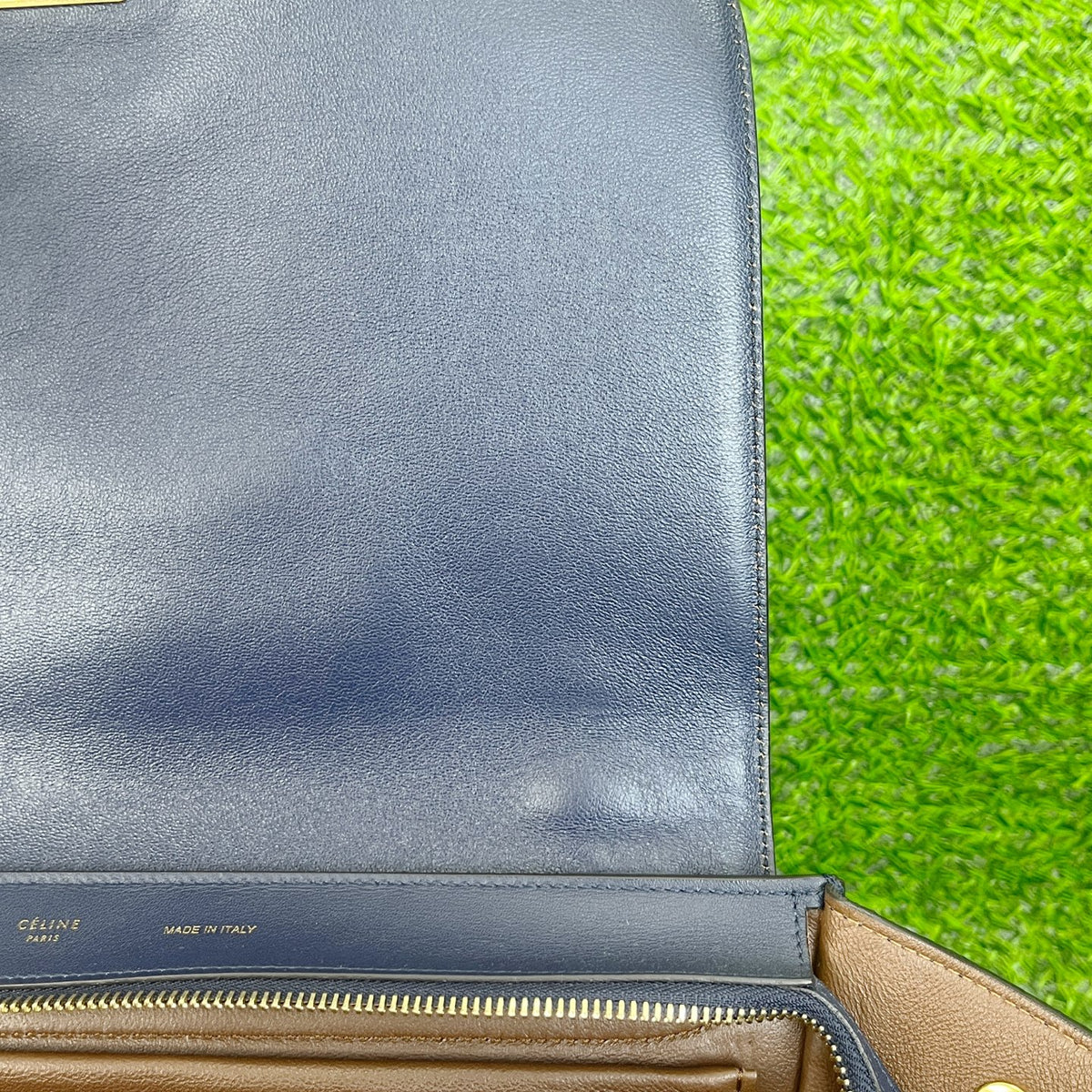 Celine Length 26 cm x Width 15 cm x Height 20 cm 174683MDB.07MI