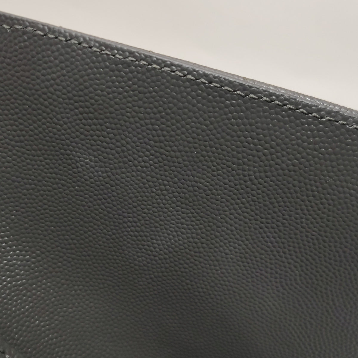 Saint laurent Monogram envelope bag Gray Shoulder Bag 22 x 13 x 6 centimeters 600195BOW911000