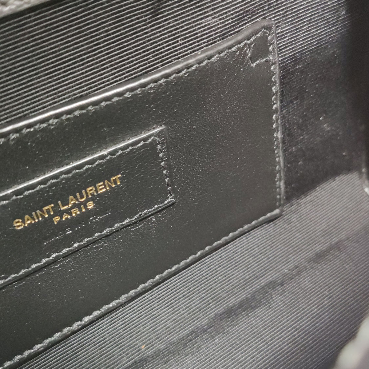 Saint laurent Monogram envelope bag Gray Shoulder Bag 22 x 13 x 6 centimeters 600195BOW911000