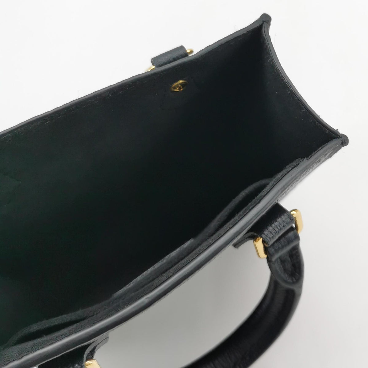 Louis Vuitton Petit Sac Plat Black Crossbody 14 x 17 x 5 M81417