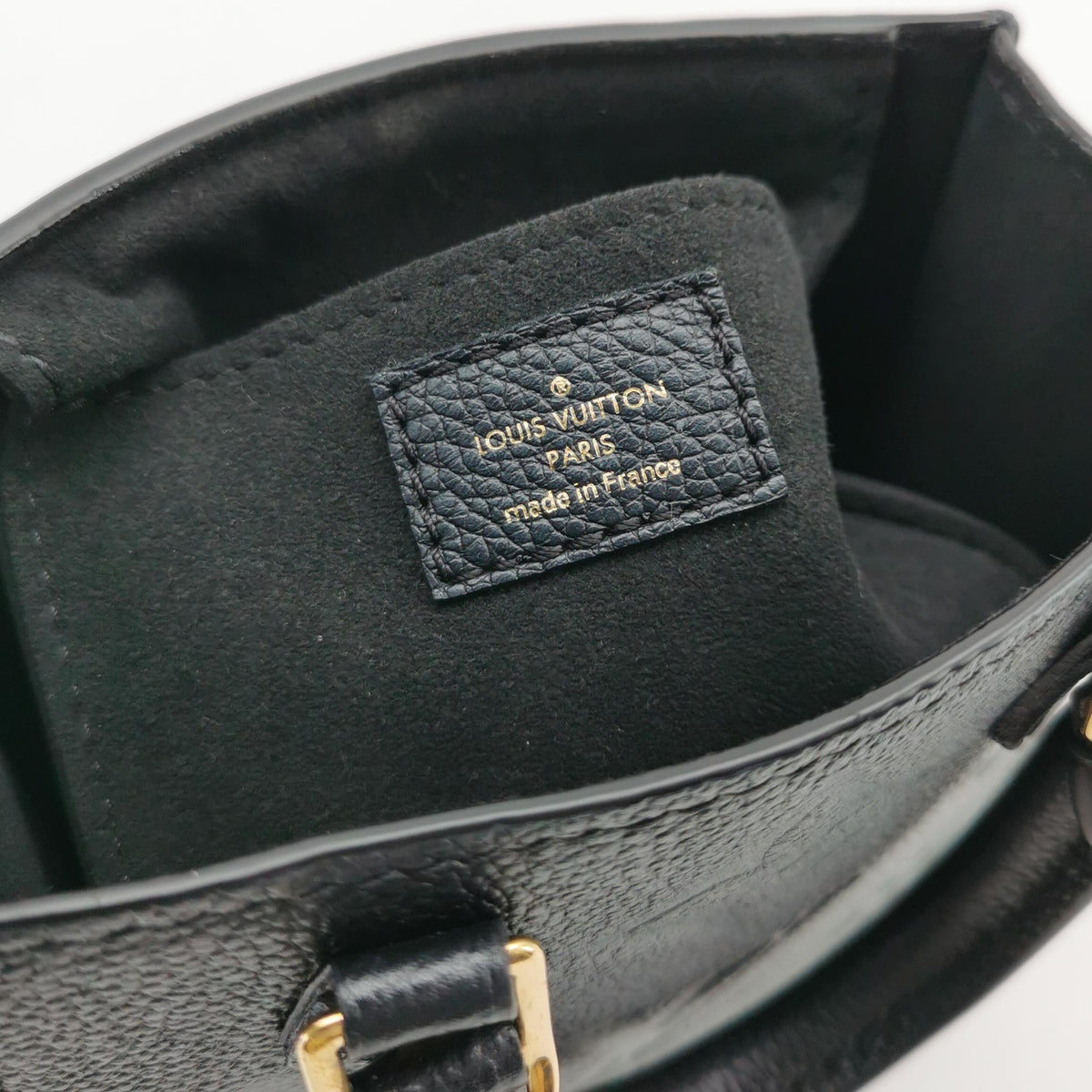 Louis Vuitton Petit Sac Plat Black Crossbody 14 x 17 x 5 M81417