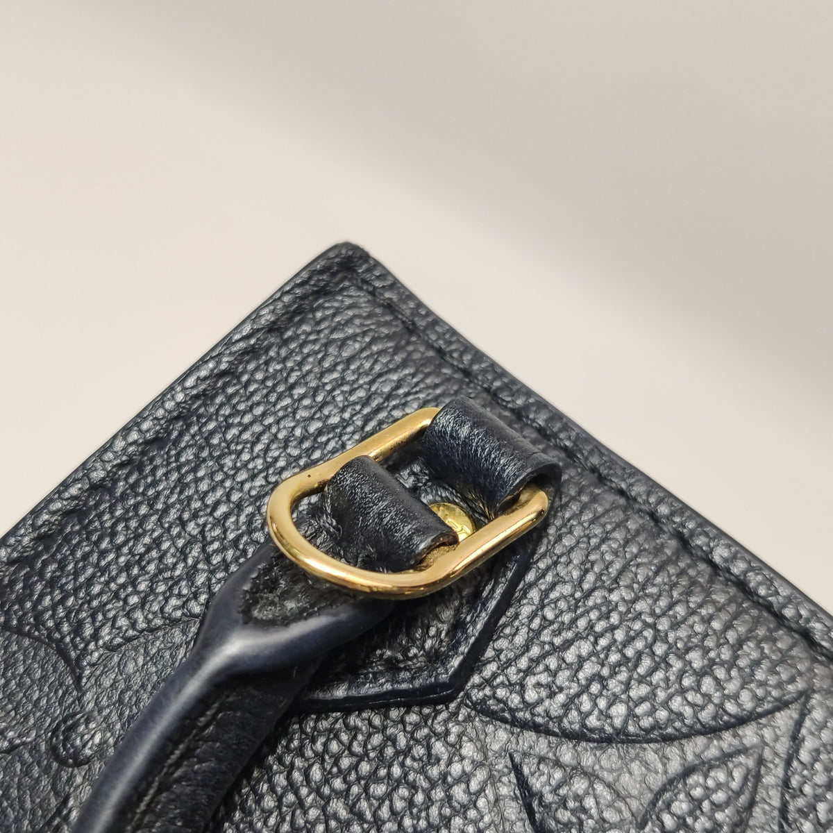 Louis Vuitton Petit Sac Plat Black Crossbody 14 x 17 x 5 M81417