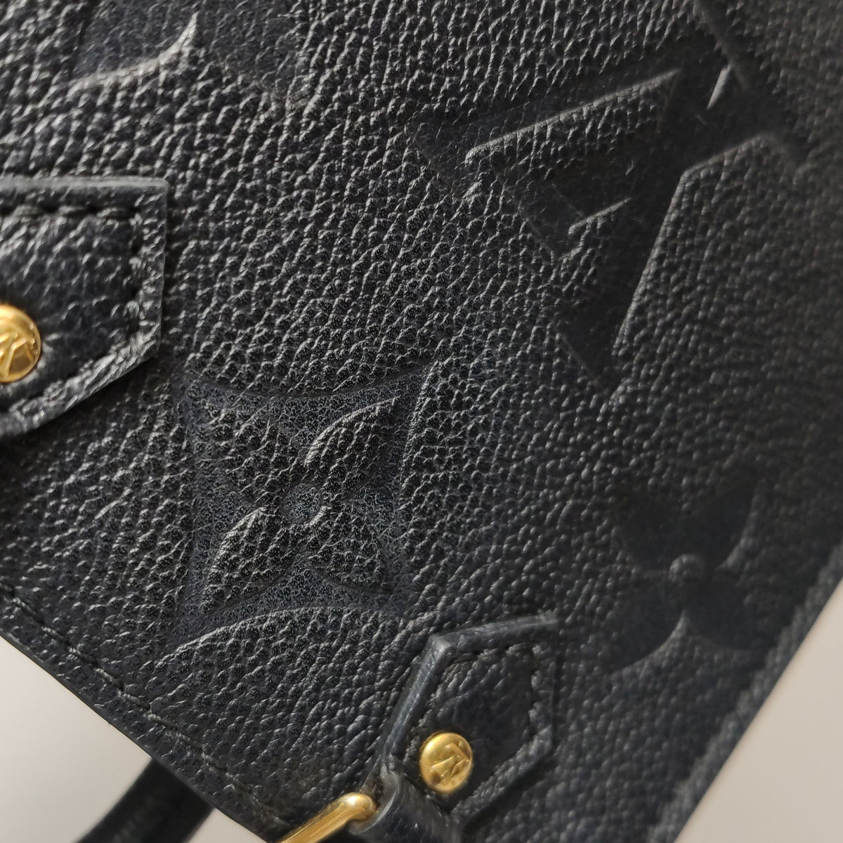 Louis Vuitton Petit Sac Plat Black Crossbody 14 x 17 x 5 M81417