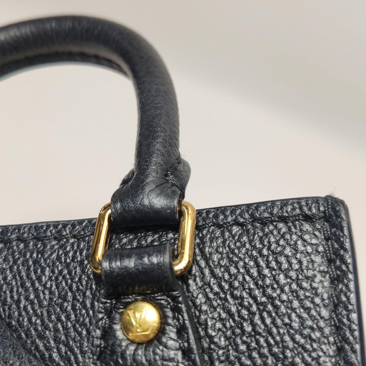 Louis Vuitton Petit Sac Plat Black Crossbody 14 x 17 x 5 M81417