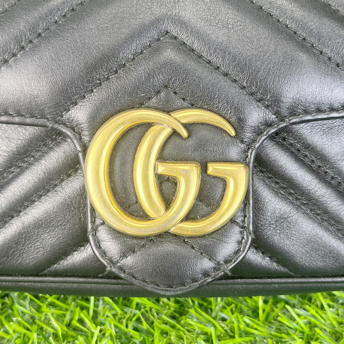 Gucci GG Marmont collection 10 cm (length) x 16.5 cm (width) x 4.5 cm (thickness) 476433 DTDCT 1000