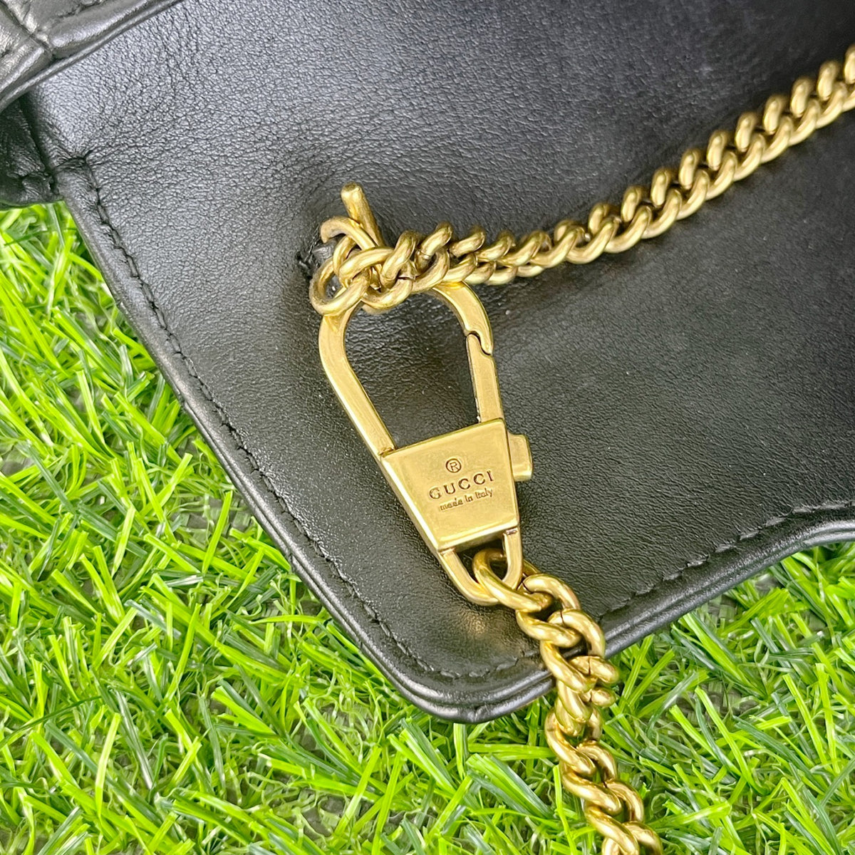 Gucci GG Marmont collection 10 cm (length) x 16.5 cm (width) x 4.5 cm (thickness) 476433 DTDCT 1000