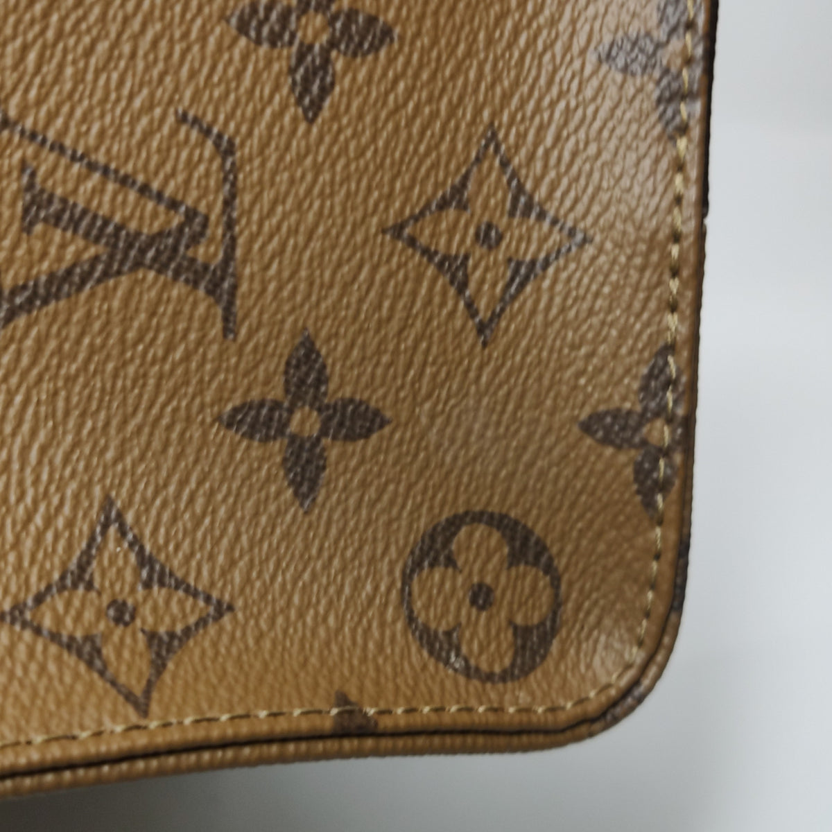 Louis Vuitton Onthego Brown Shoulder Bag 25 x 19 x 11.5 M46373