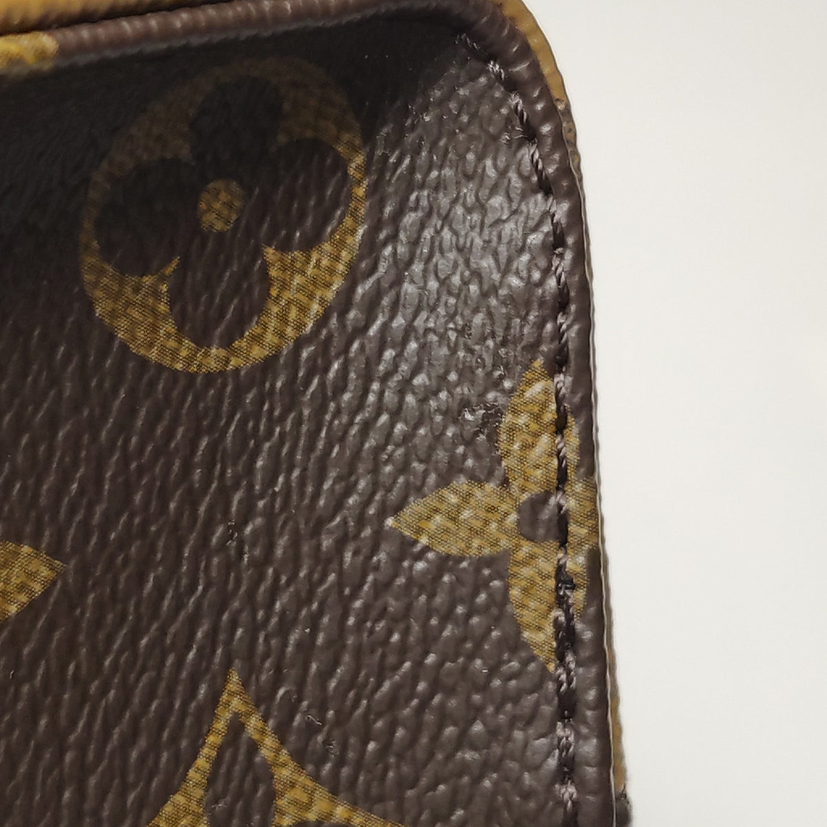 Louis Vuitton Onthego Brown Shoulder Bag 25 x 19 x 11.5 M46373