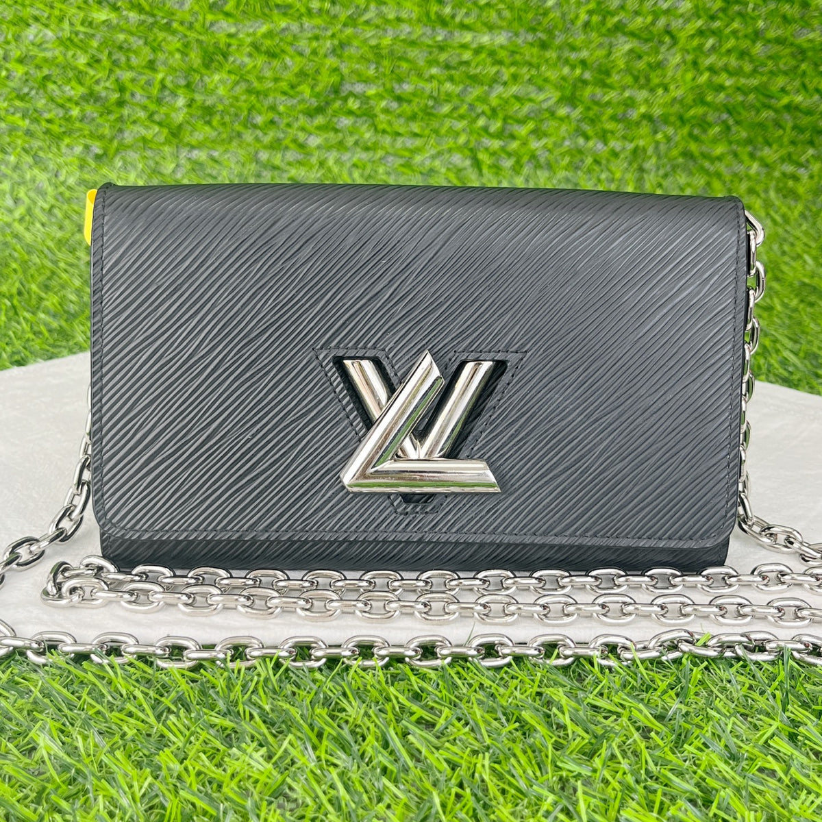 Louis Vuitton Black 19.0x 12.5x 2.5 cm M62038