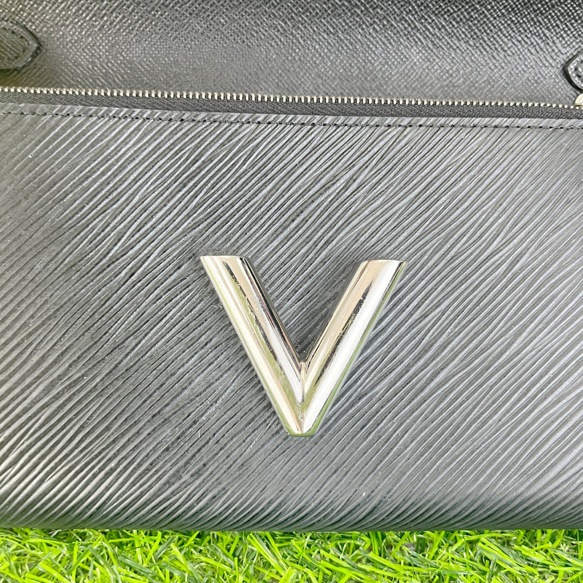 Louis Vuitton Black 19.0x 12.5x 2.5 cm M62038