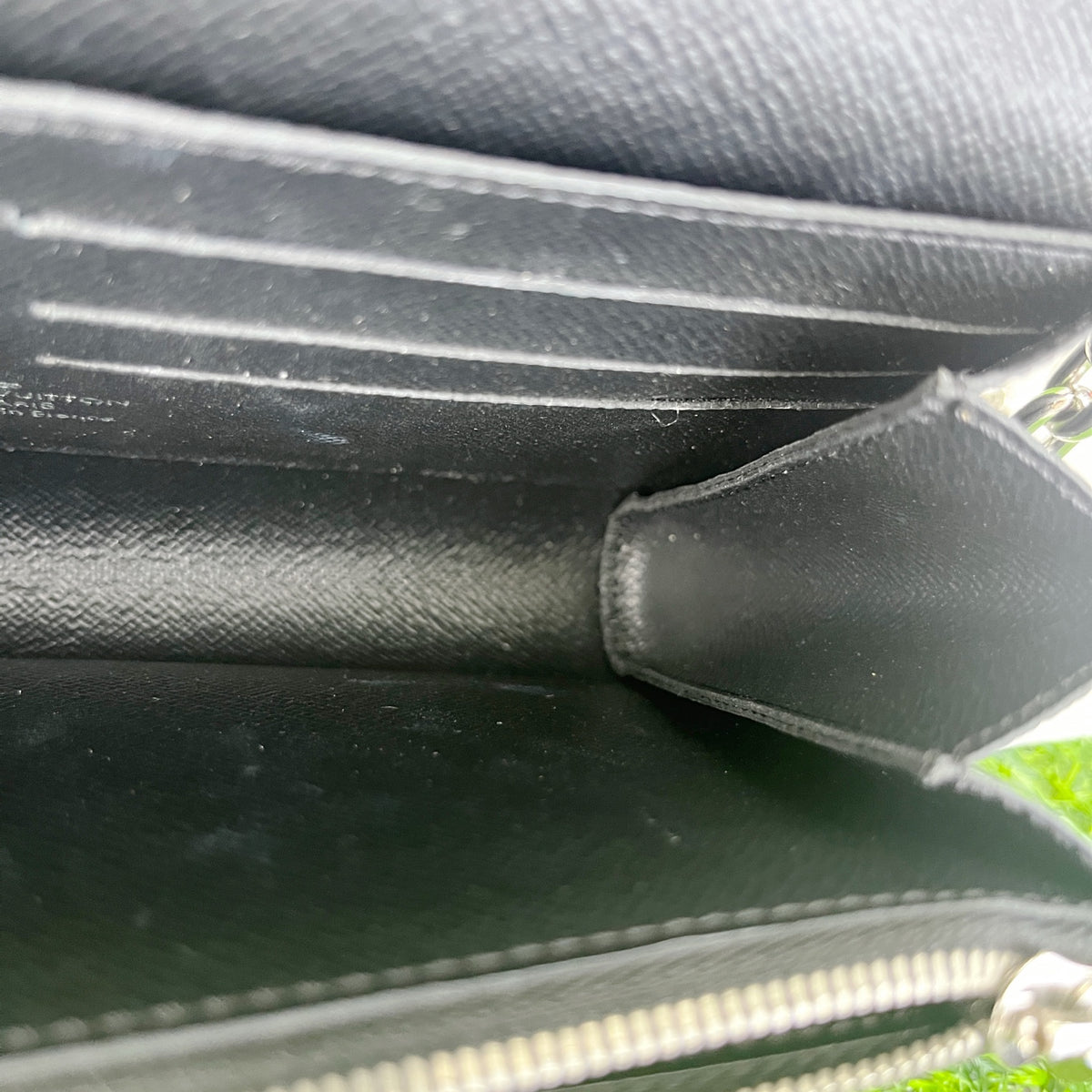Louis Vuitton Black 19.0x 12.5x 2.5 cm M62038