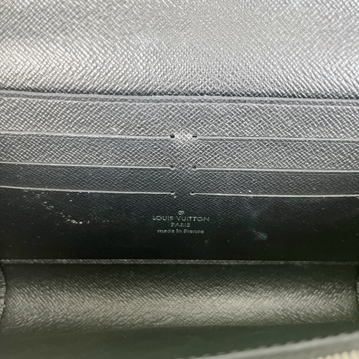 Louis Vuitton Black 19.0x 12.5x 2.5 cm M62038