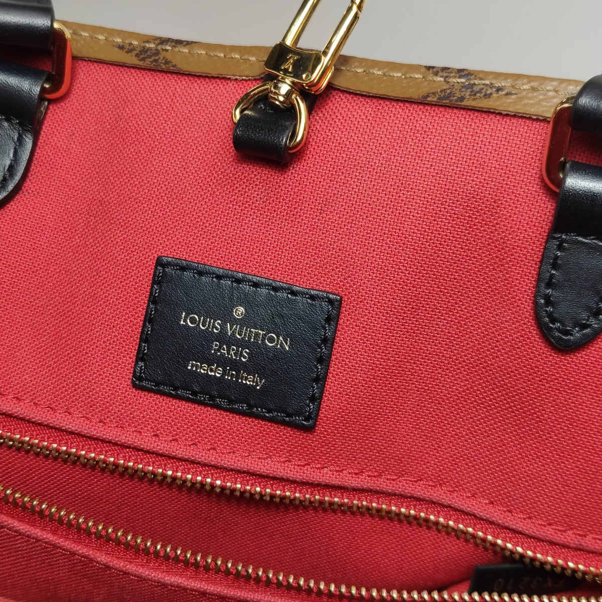Louis Vuitton Onthego Brown Shoulder Bag 35 x 26 x 14 centimeters (length x height x width) M45321